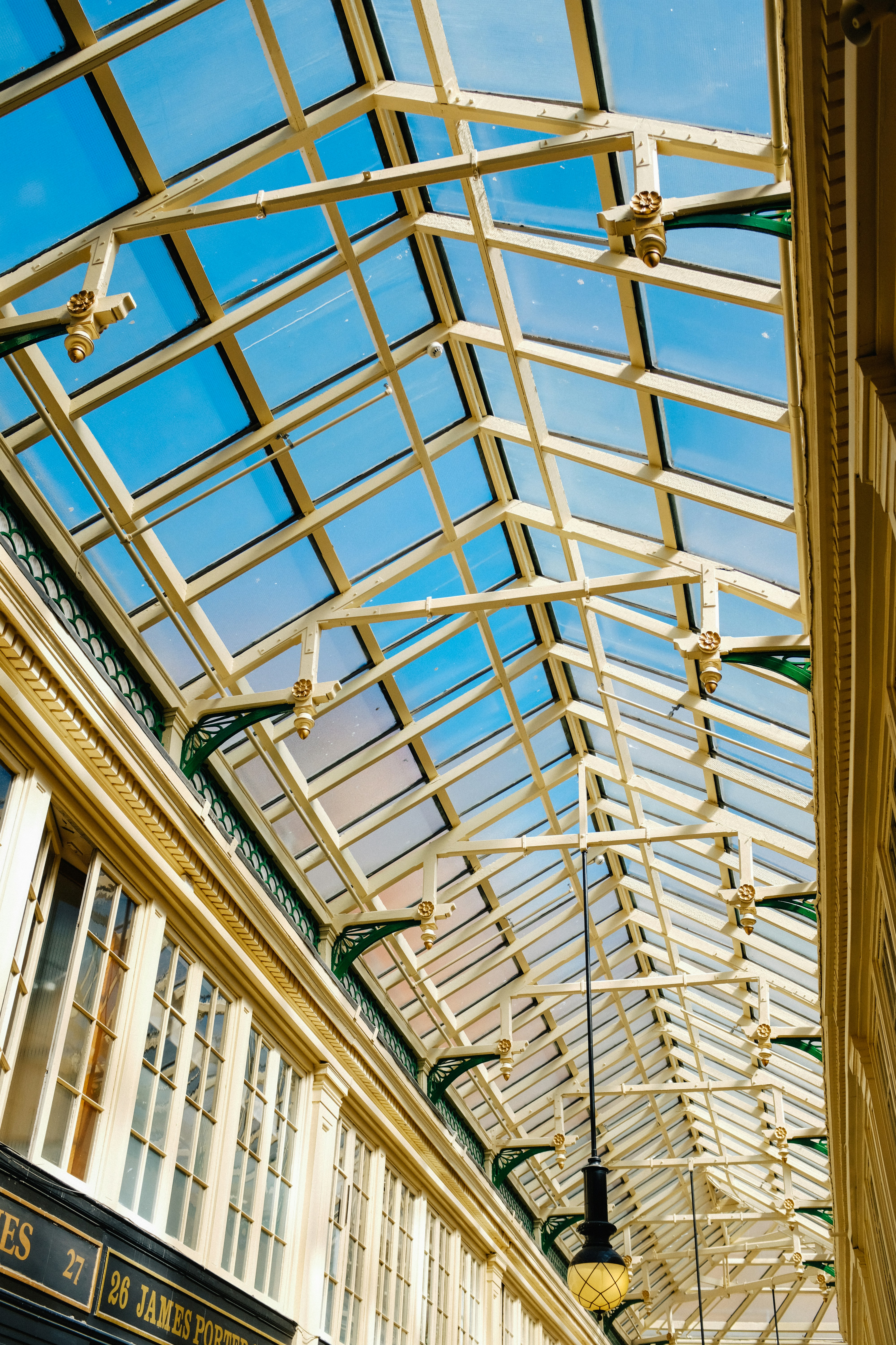 Photo by adrienolichon