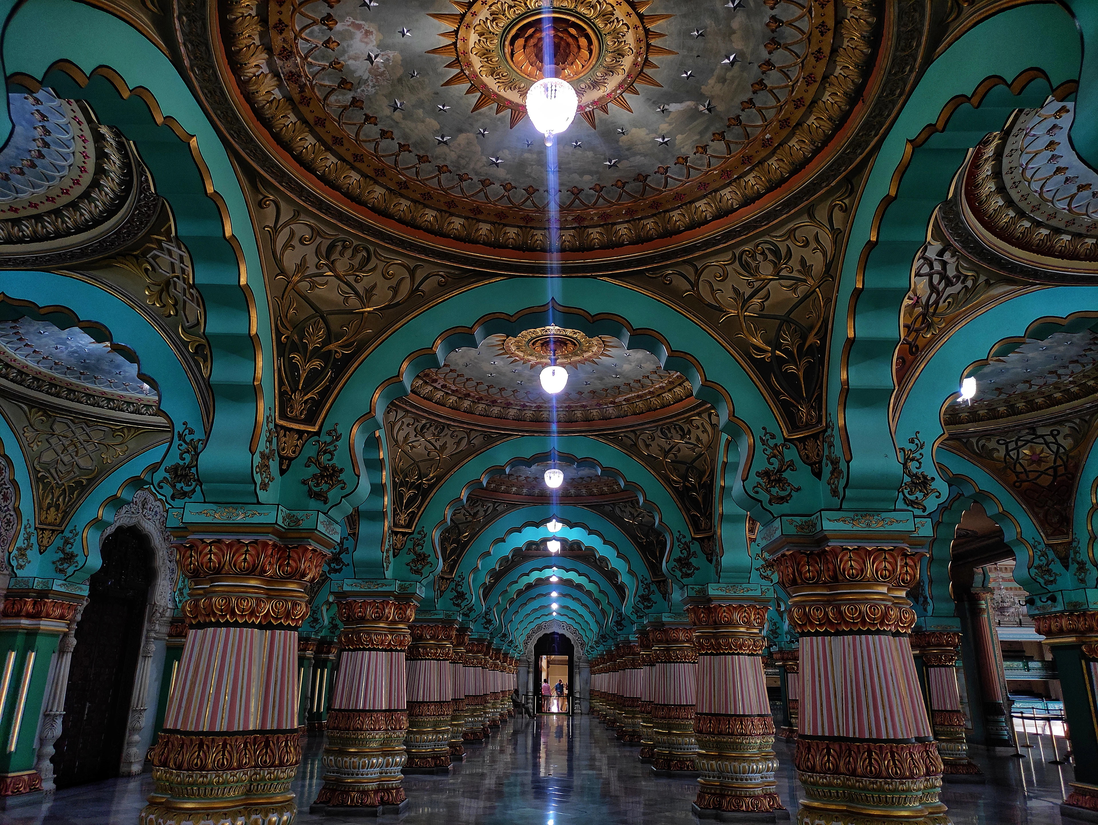 A candlelit palace courtyard, part of the royal experience
