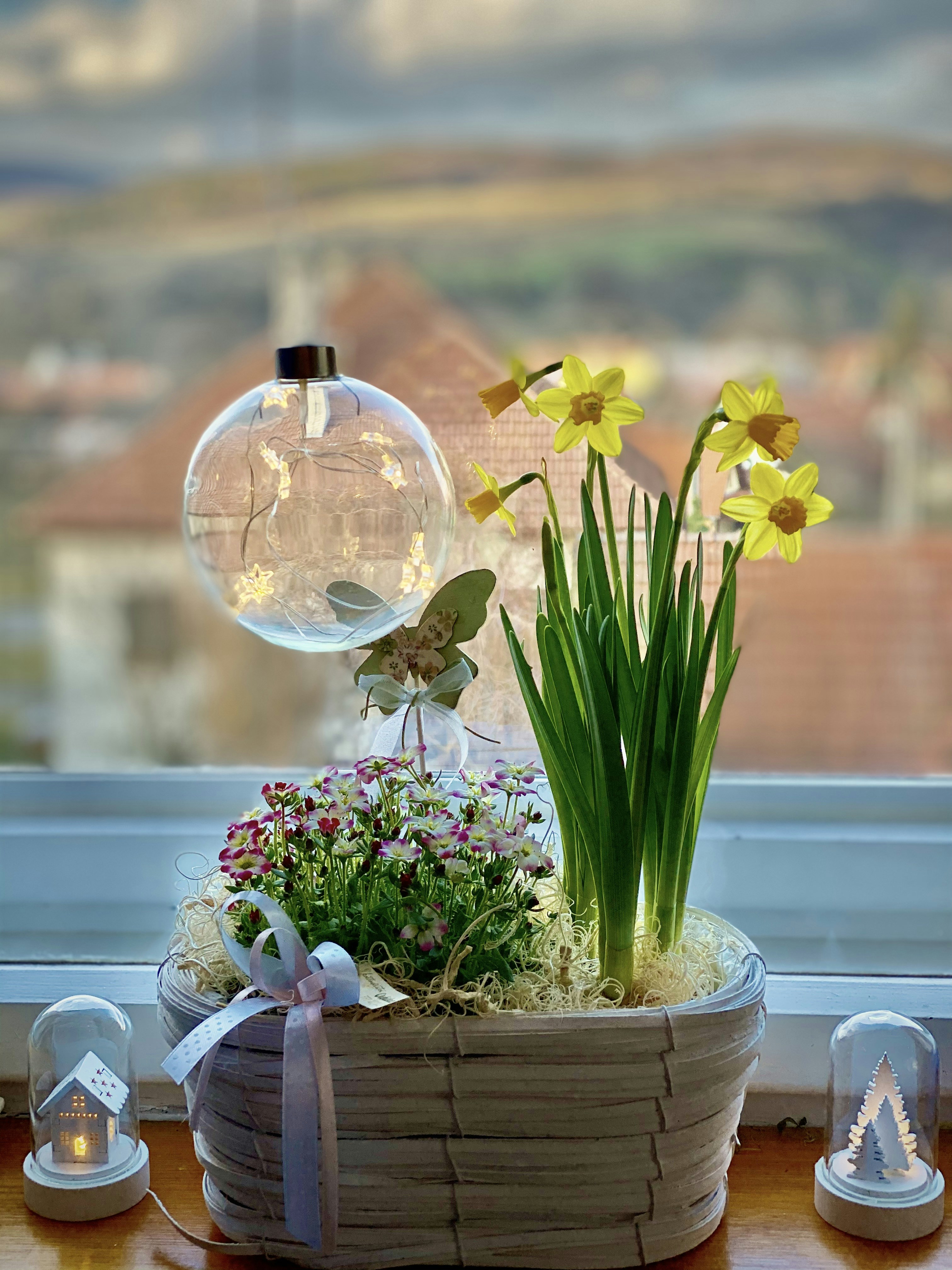 10 DIY Seasonal Decorating Ideas for an Instant Spring Vibe