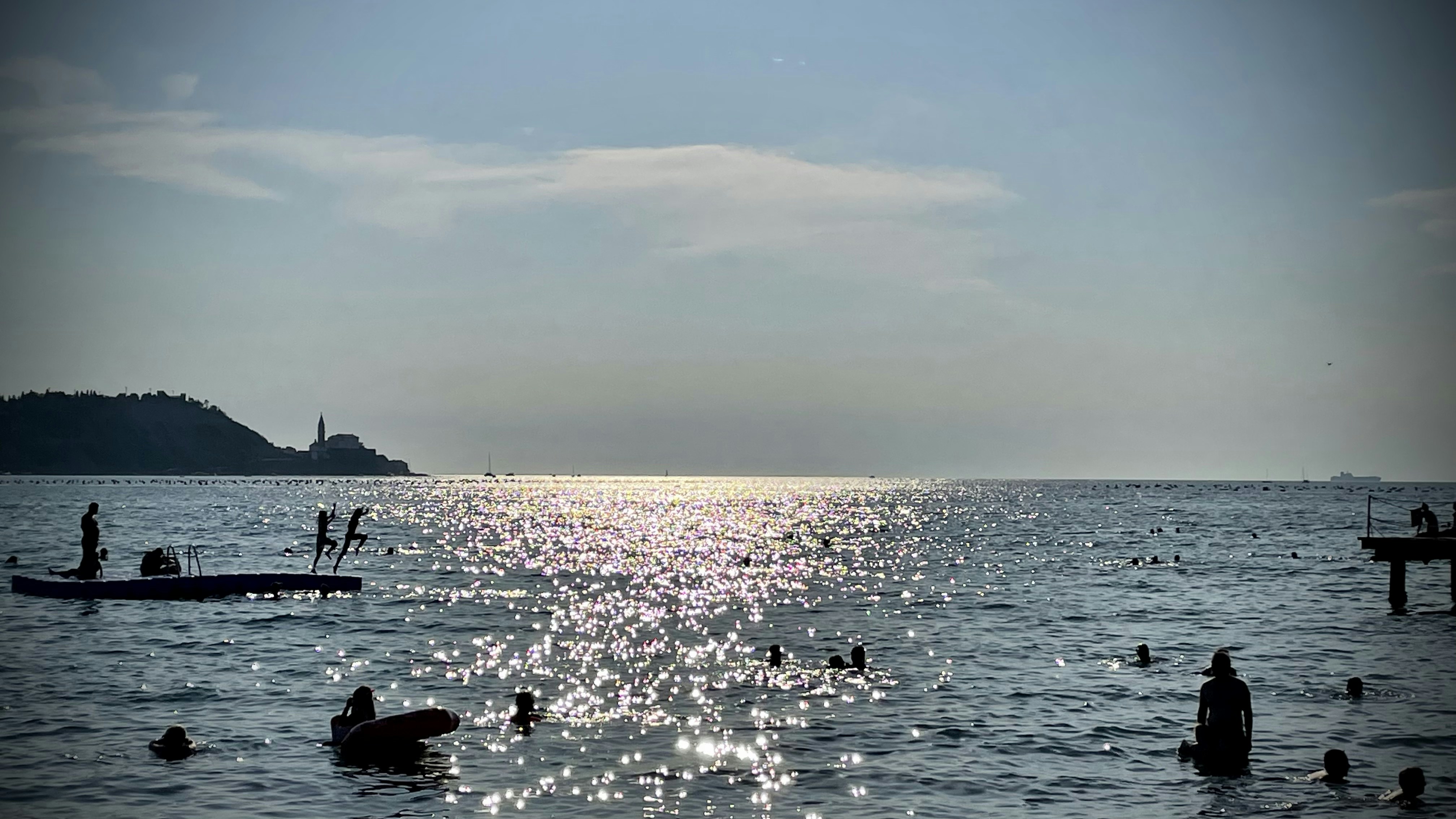 Photo by mondogenerator