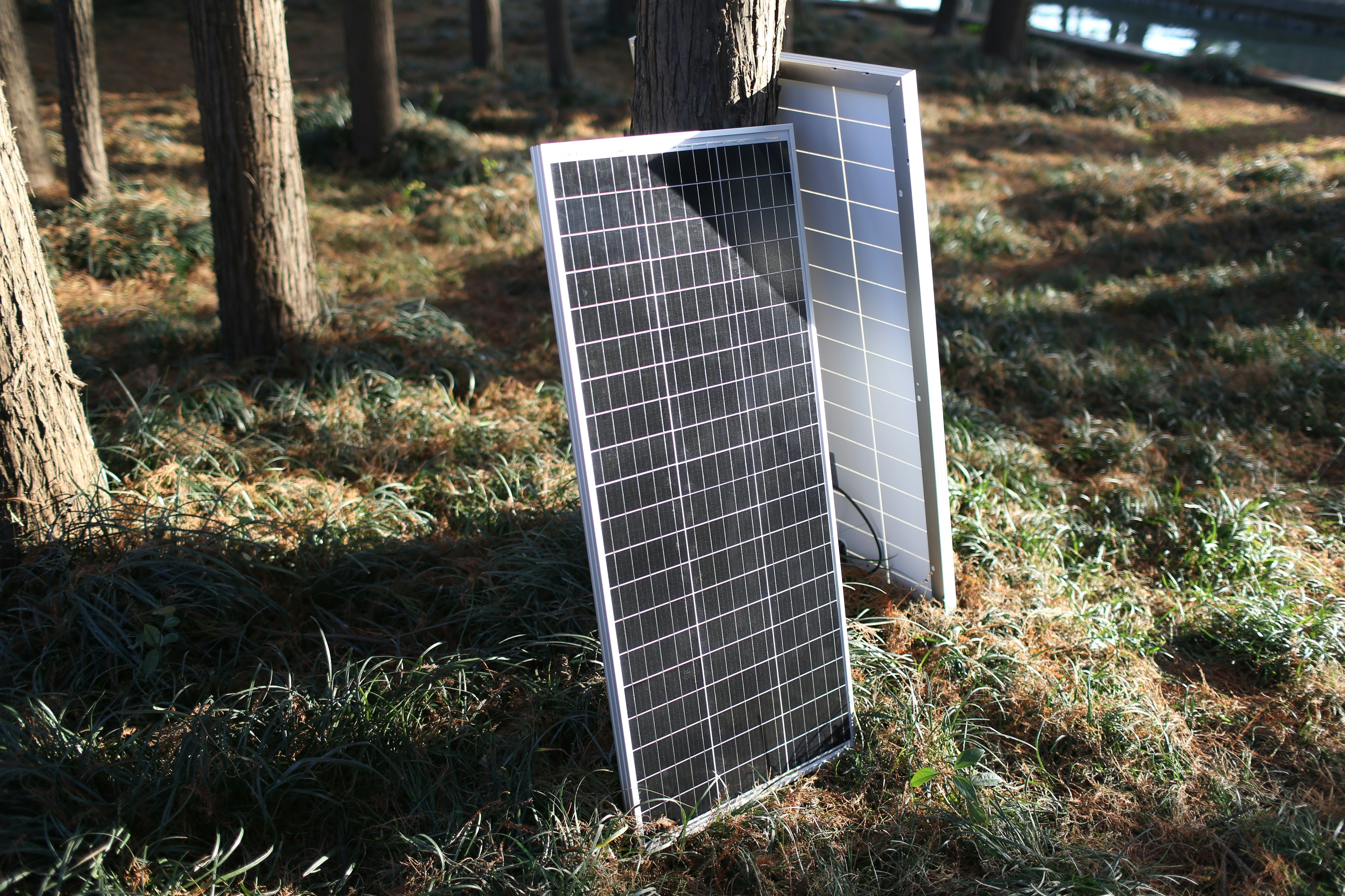Solar Chargers and Power Banks for Off-Grid Communication: Keep Your Comms Alive When the Grid Dies