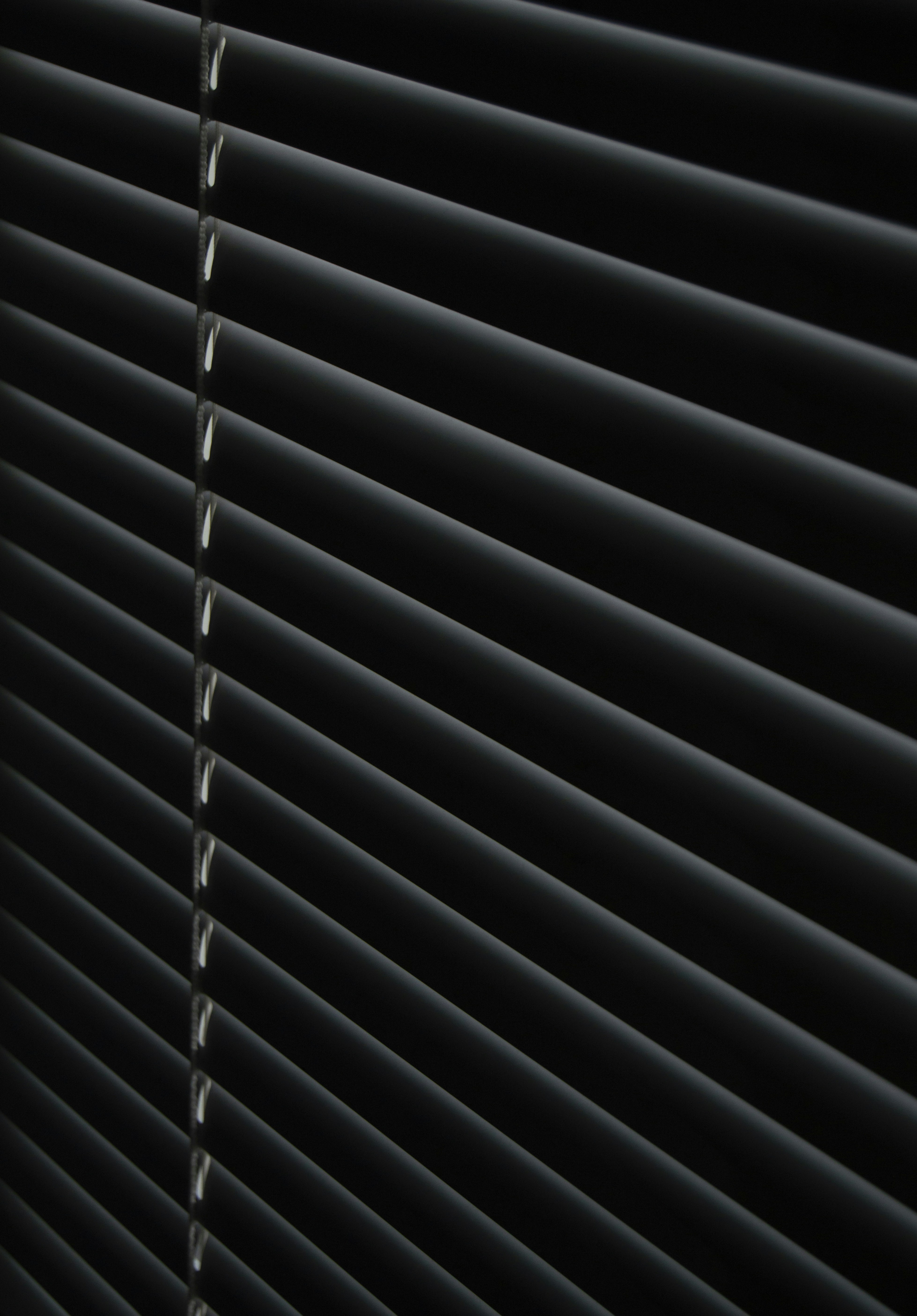 Un primer plano de una superficie negra