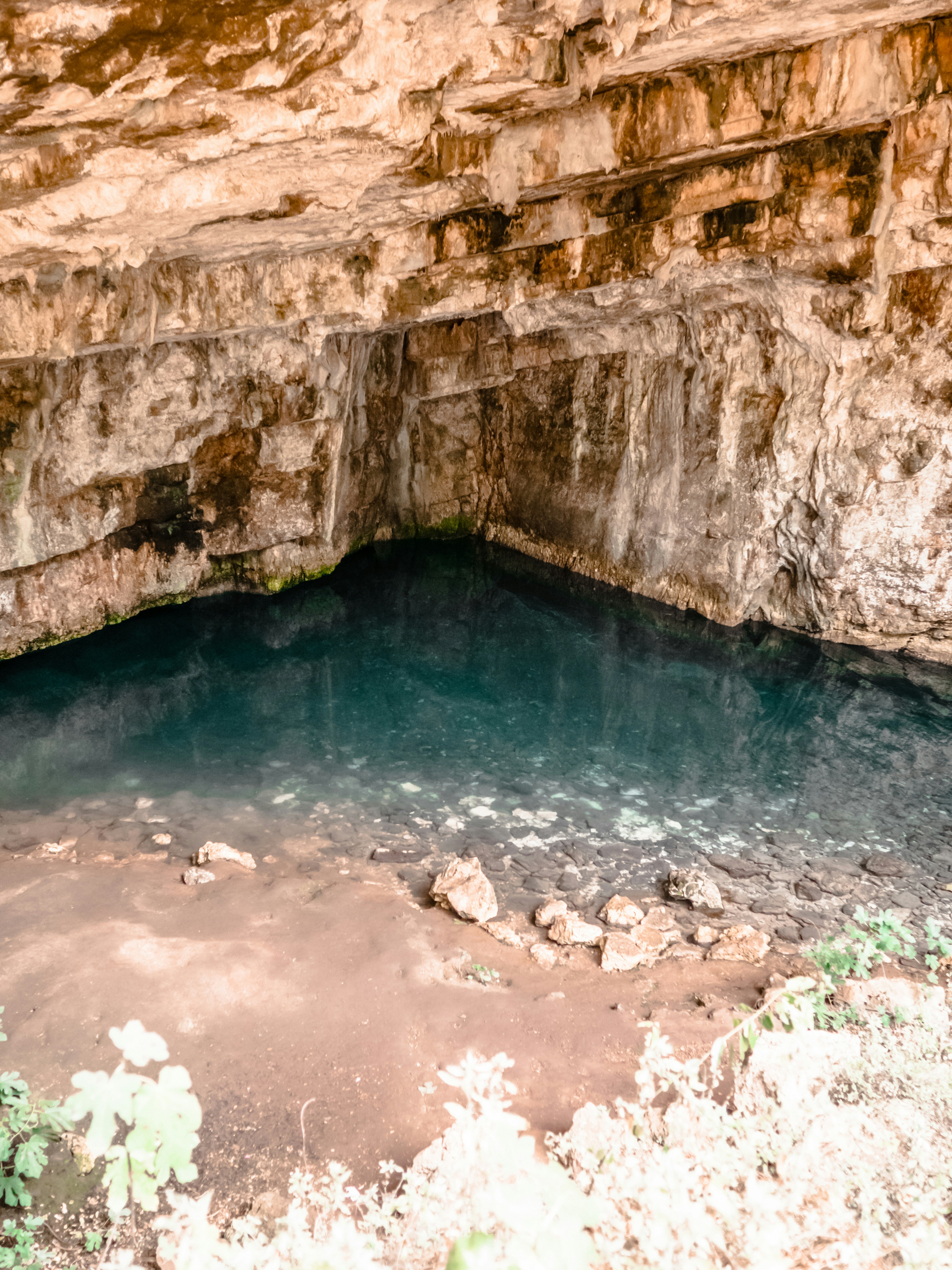 Water's Role in Cave Weather (image credits: unsplash)