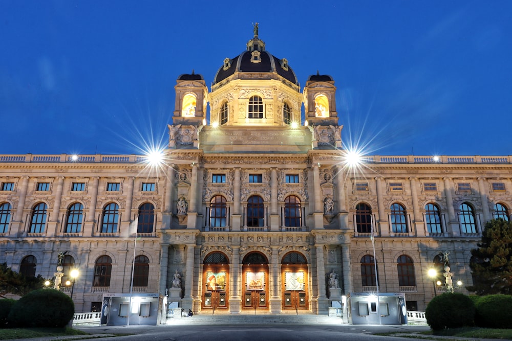 a large building with many windows