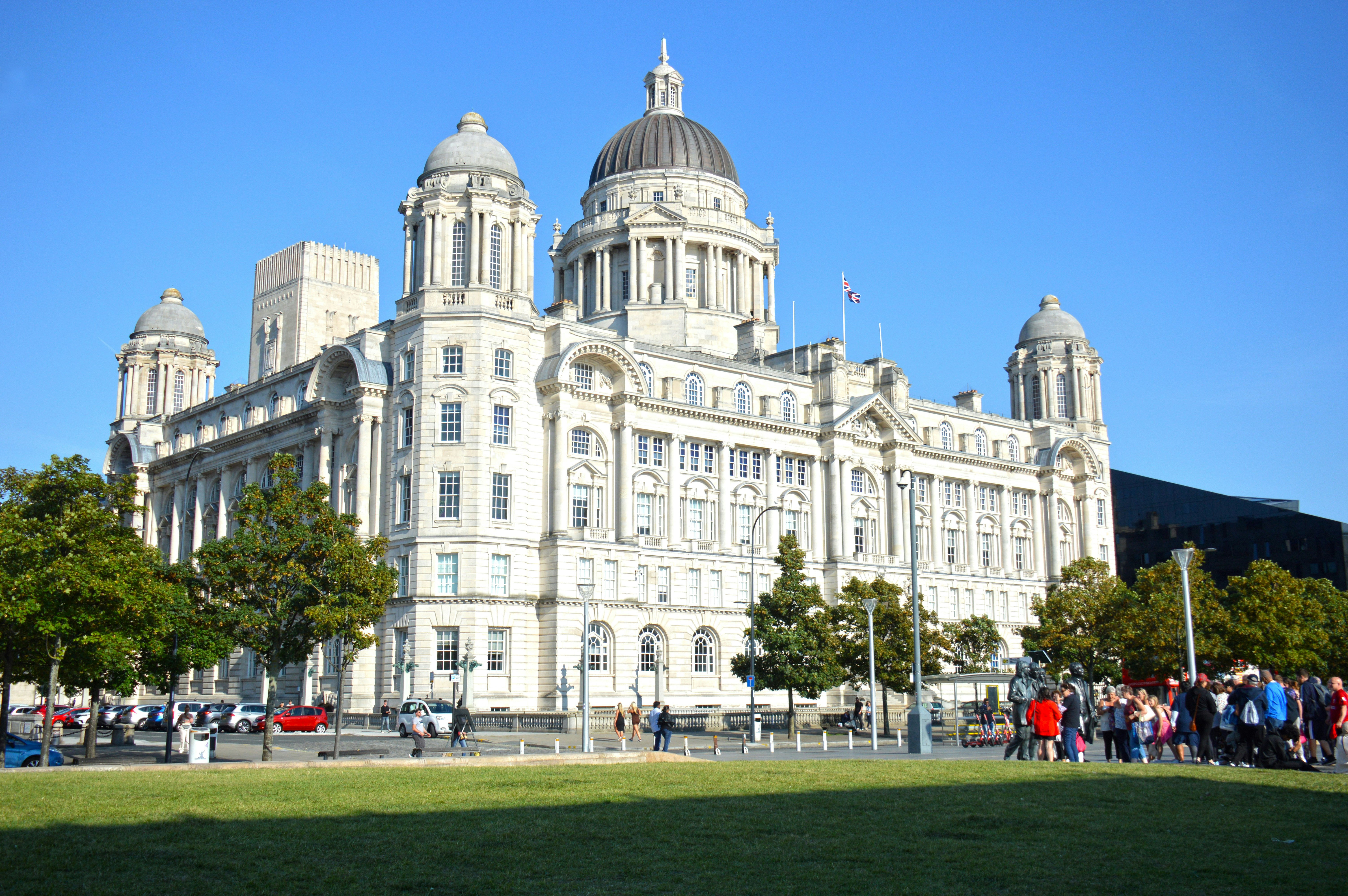 Liverpool accommodations: Nature Walks & Picnics