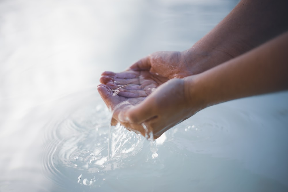 a pair of hands shaking