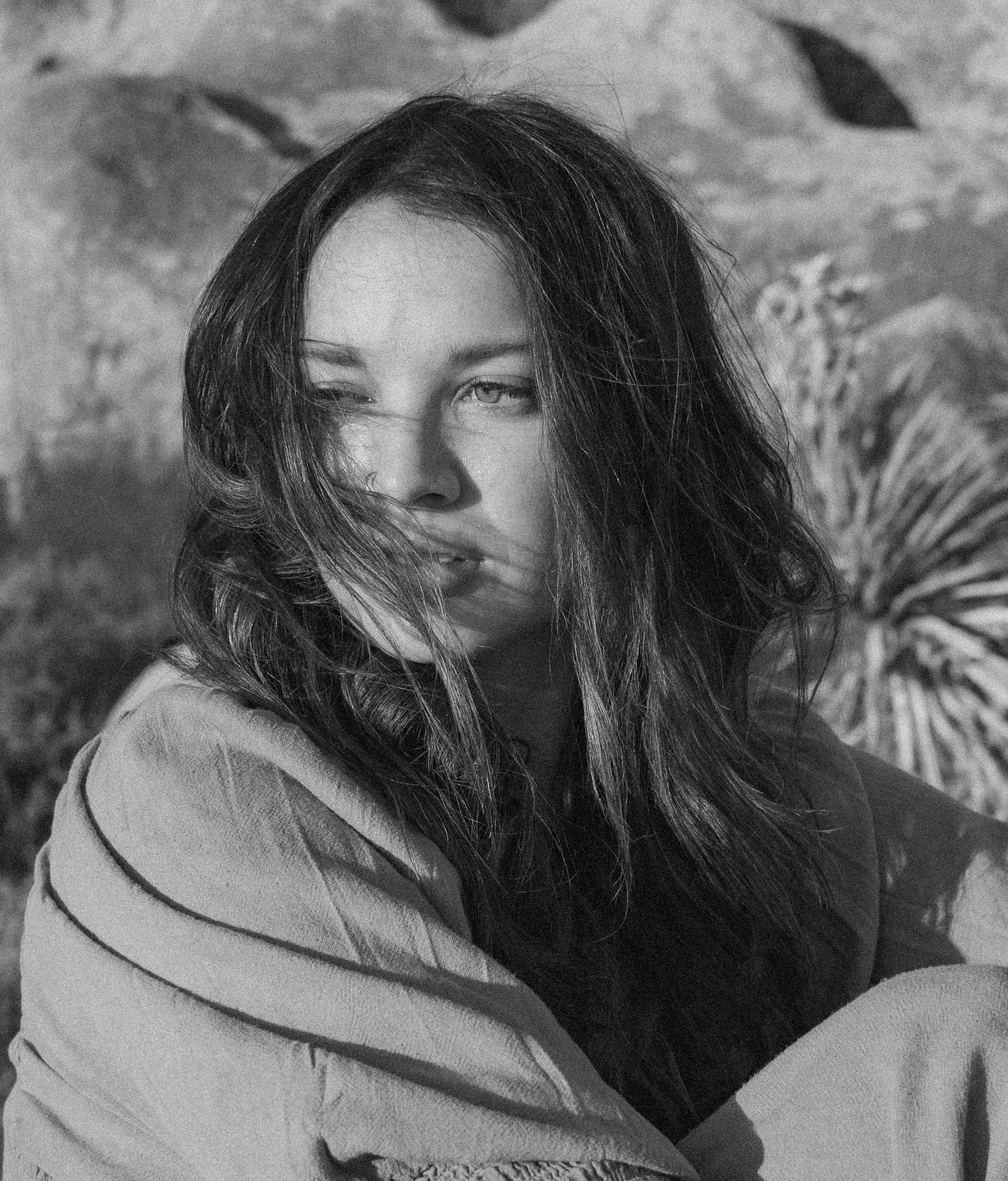 Eine Frau mit langen Haaren