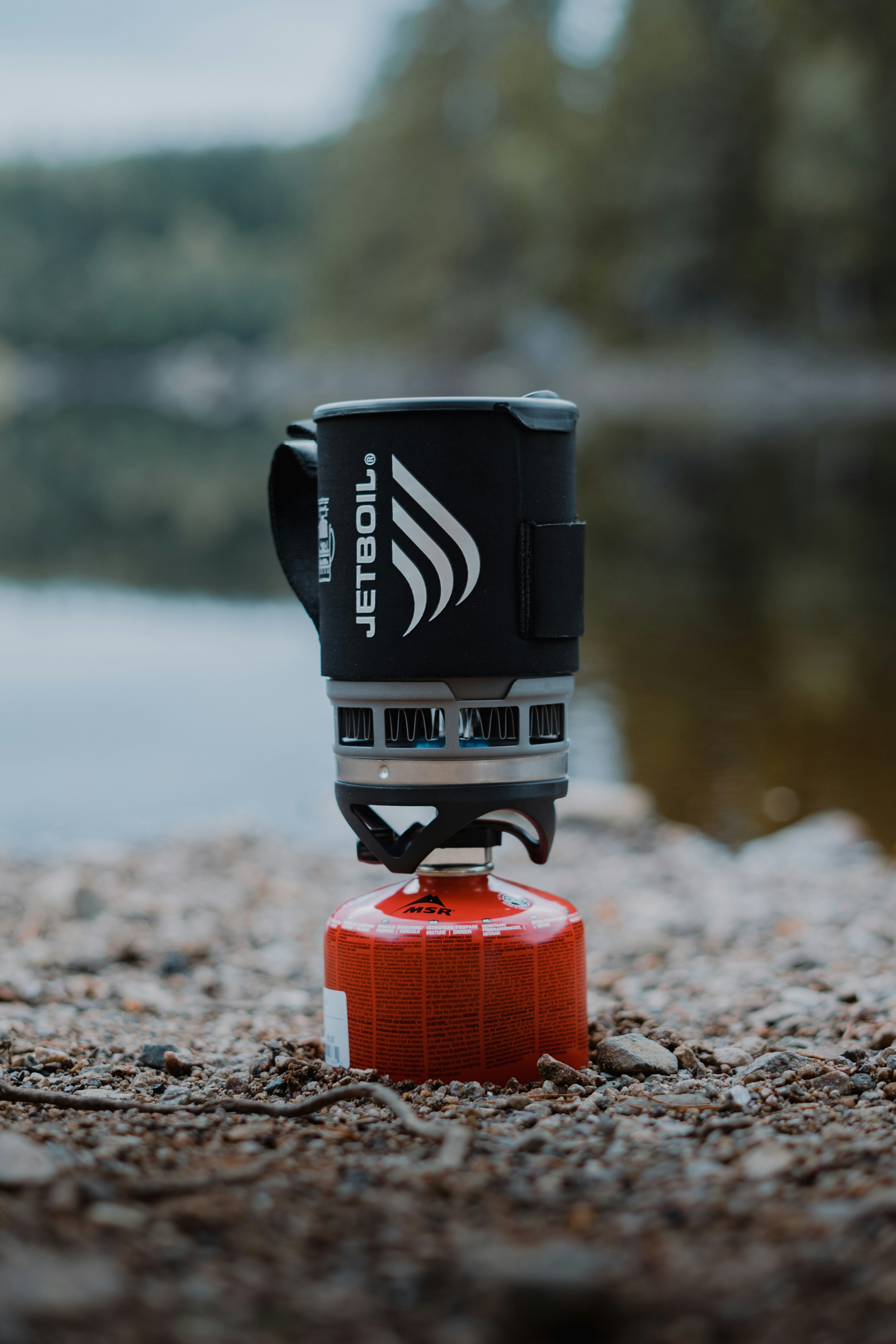 a small black and red object