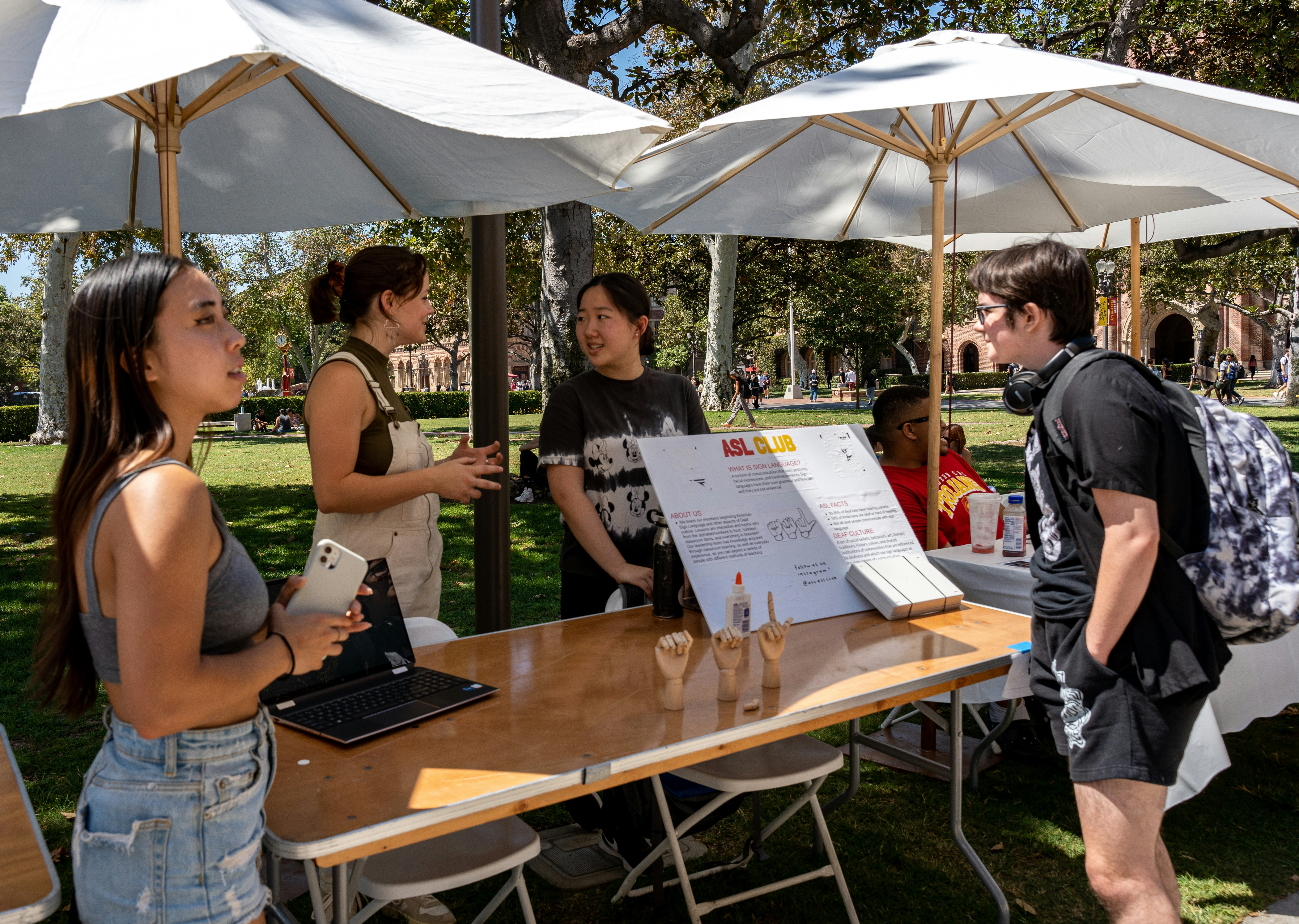 Campus involvement fair with 462 student organizations