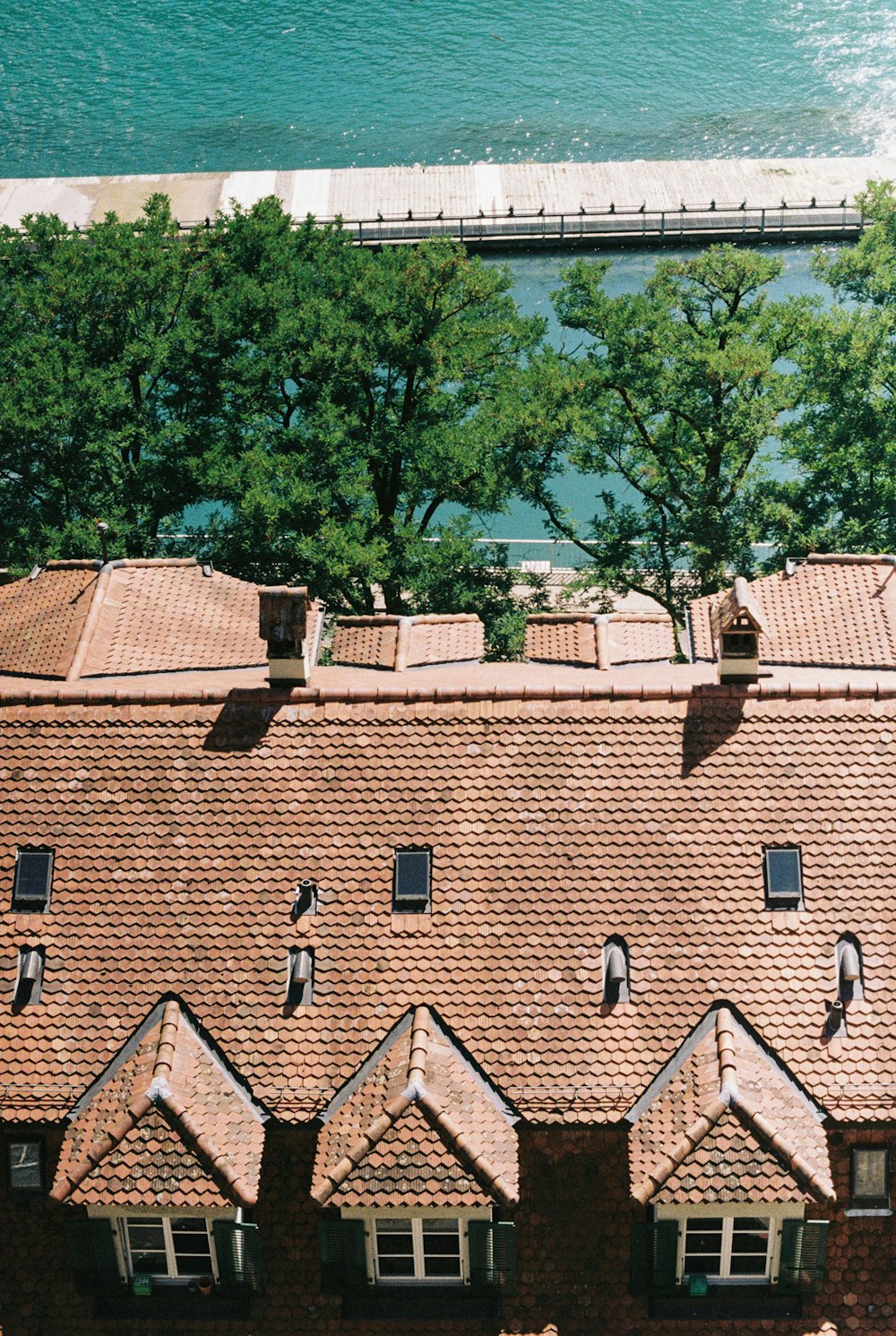 a roof top of a building