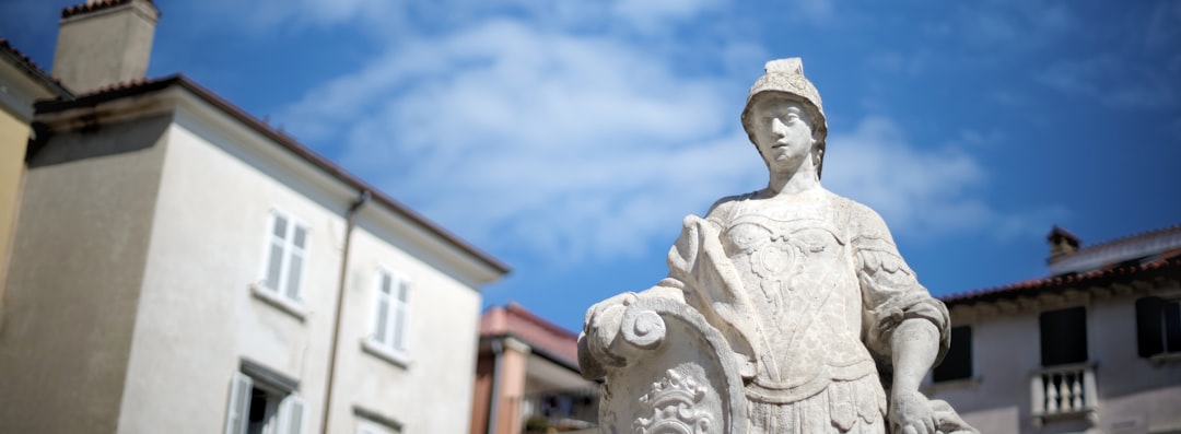 a statue of a person,