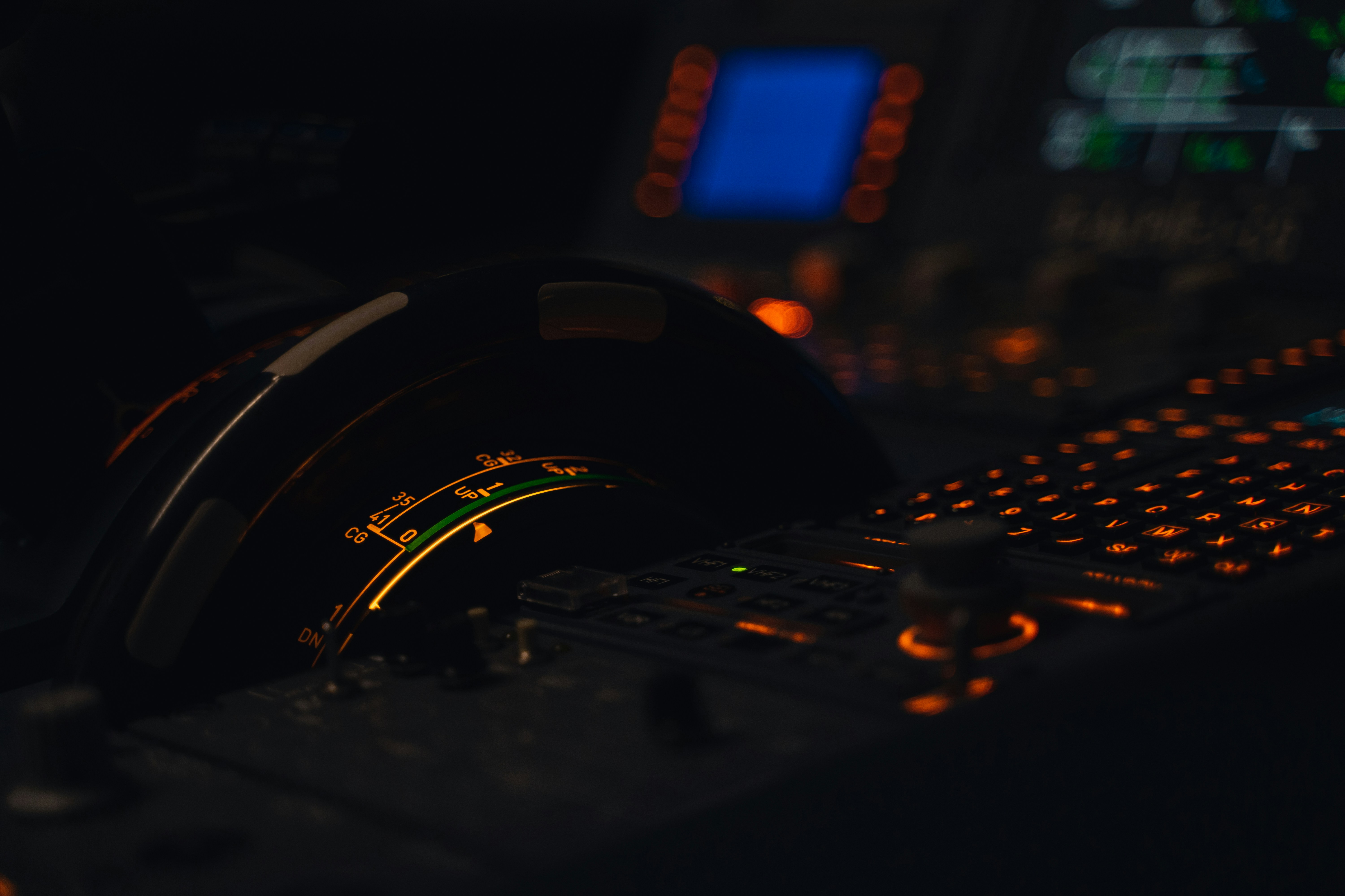 a close up of a computer mouse, 