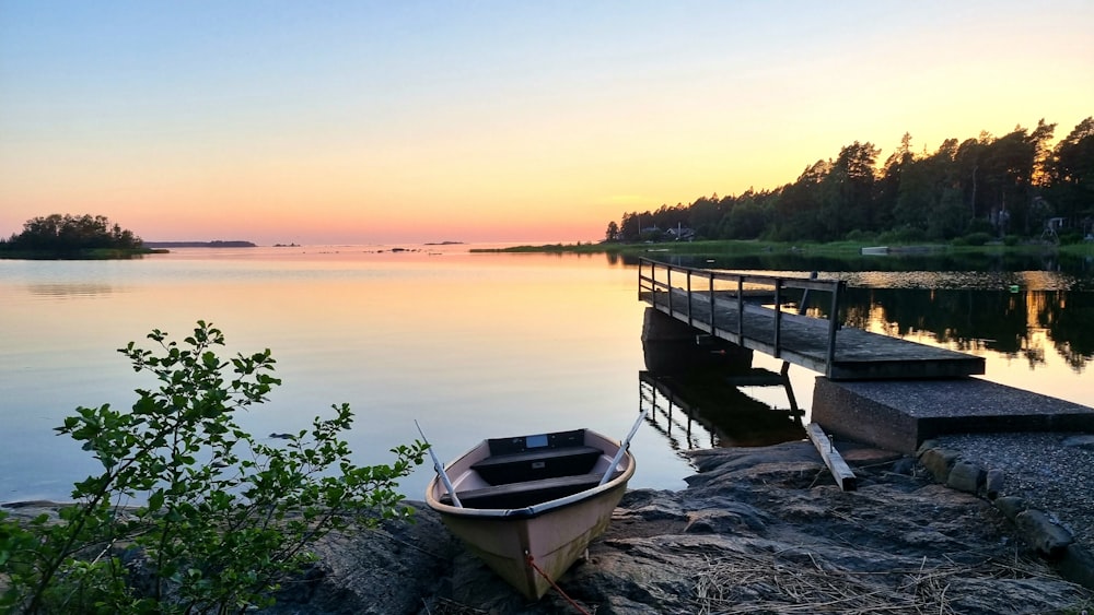 a boat on a dock