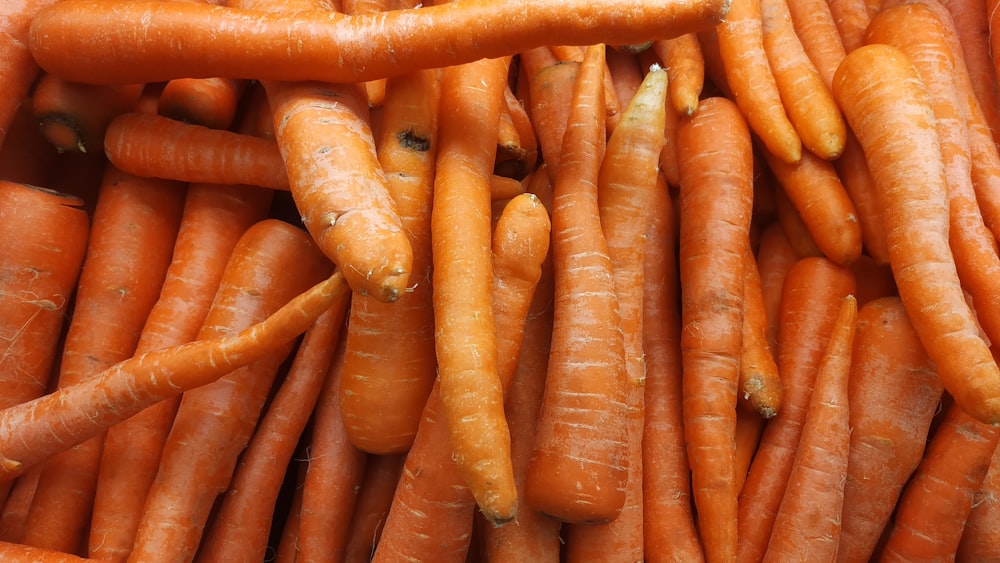 a pile of carrots