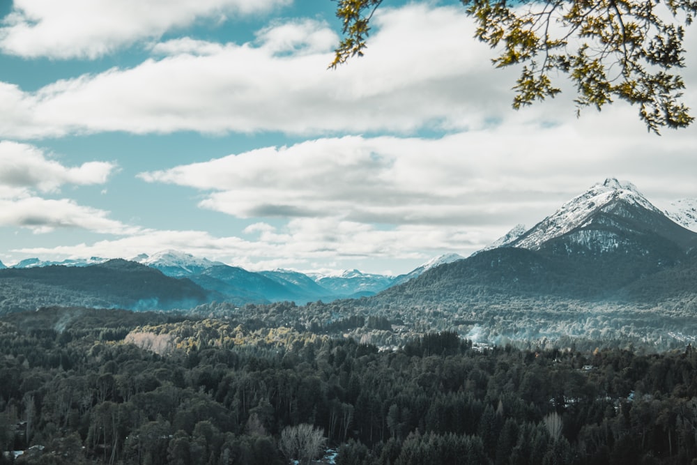 a snowy mountain range