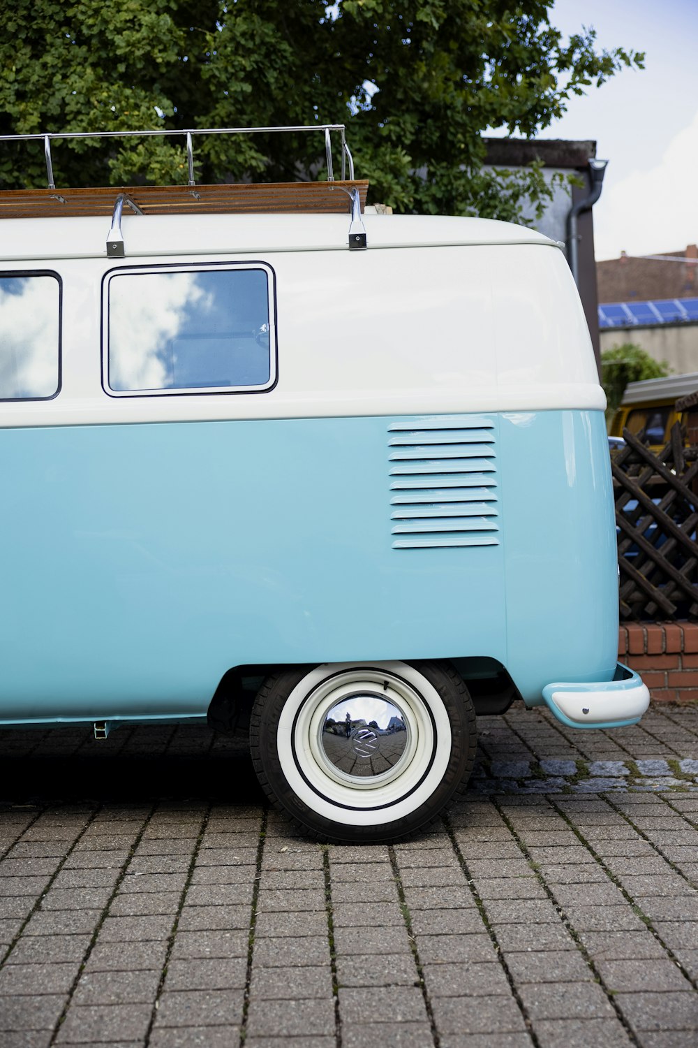 a blue and white trailer