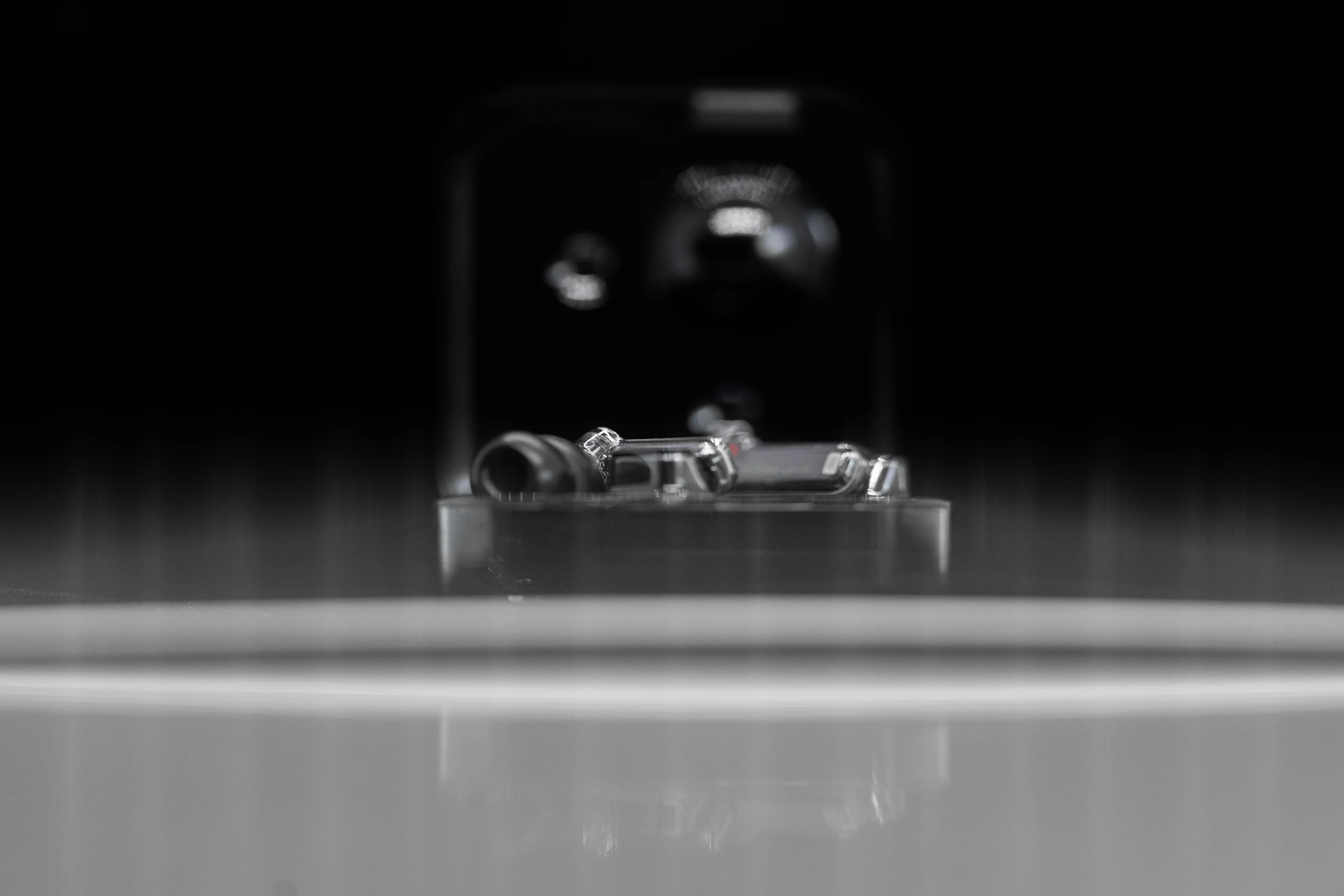 gray computer monitor