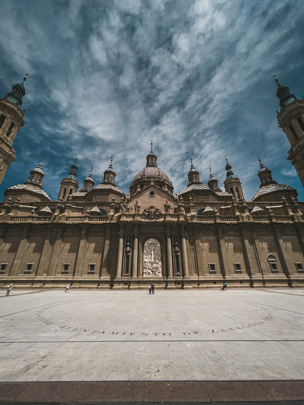 a large building with a large courtyard