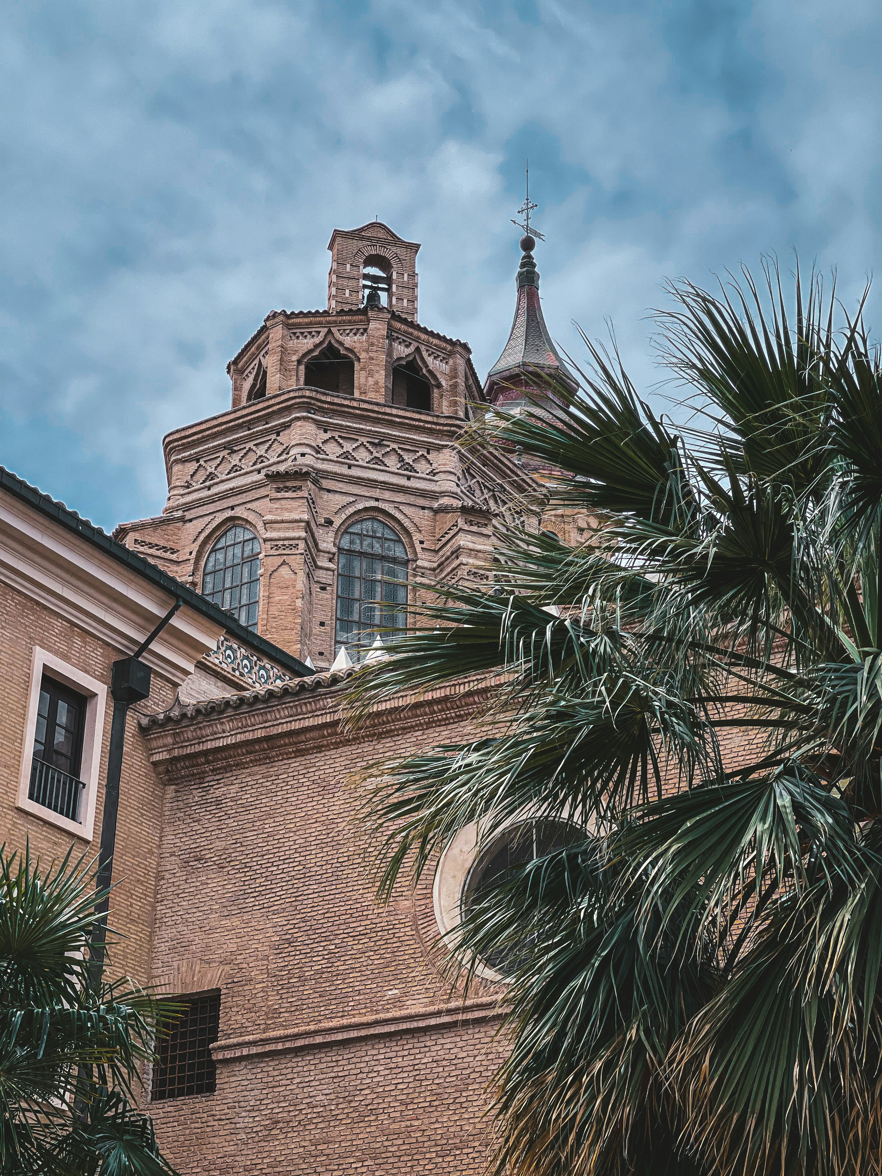 photo-1662398961453-d4f382d54e1d?ixid=M3wxMjA3fDB8MXxzZWFyY2h8MTY2fHxTRU98ZW58MHx8fHwxNzM2NDI3NjAzfDA%5Cu0026ixlib=rb-4.0.3