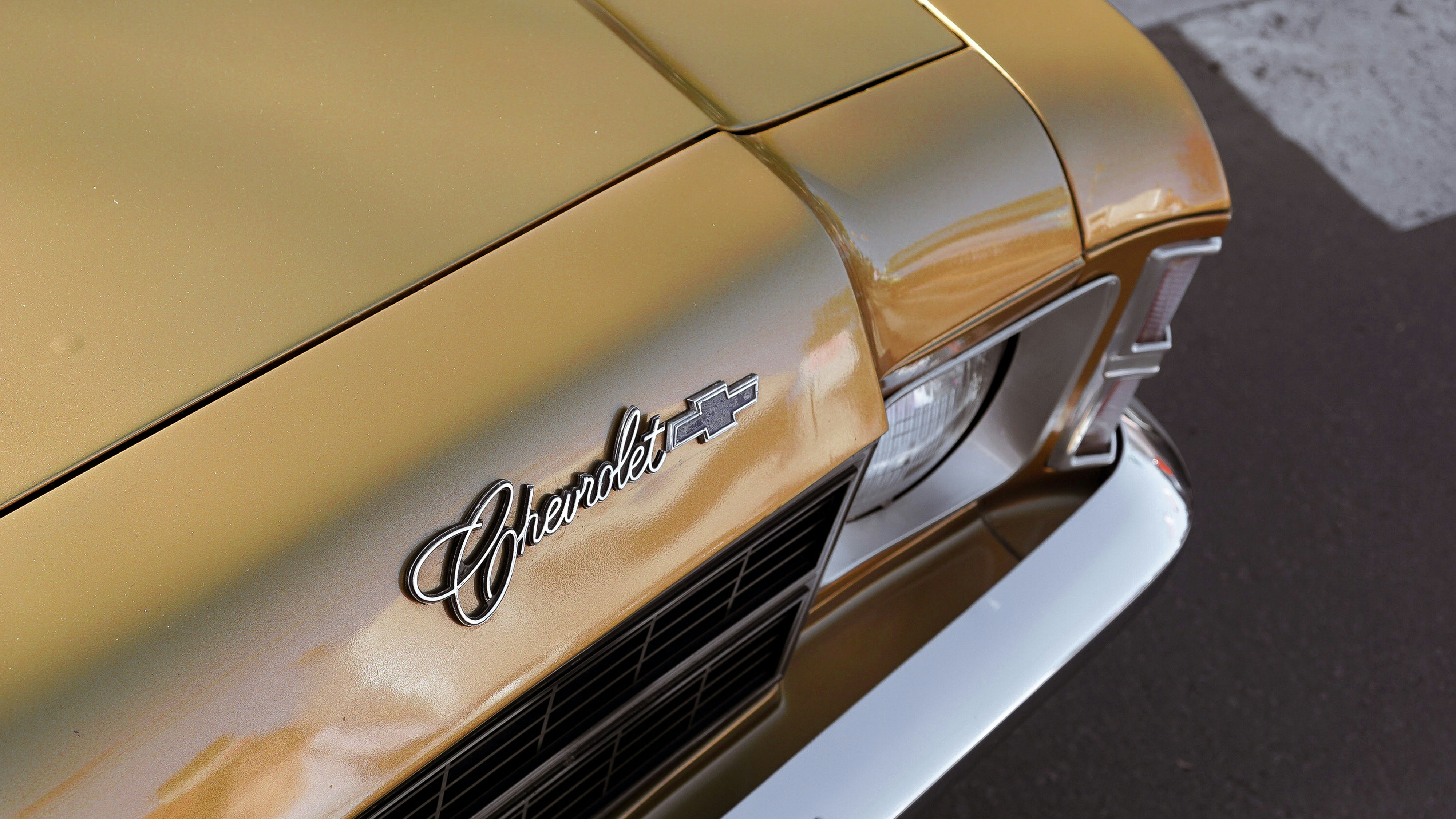 Top Secret Supra gold car, ilustrasi artikel Shine Bright: The Legendary Top Secret Gold Supra Wallpaper Collection 5