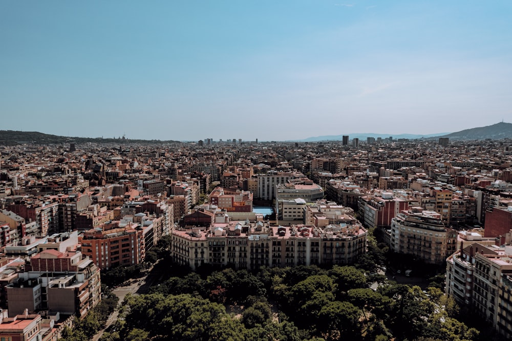 Eine Stadt mit vielen Gebäuden