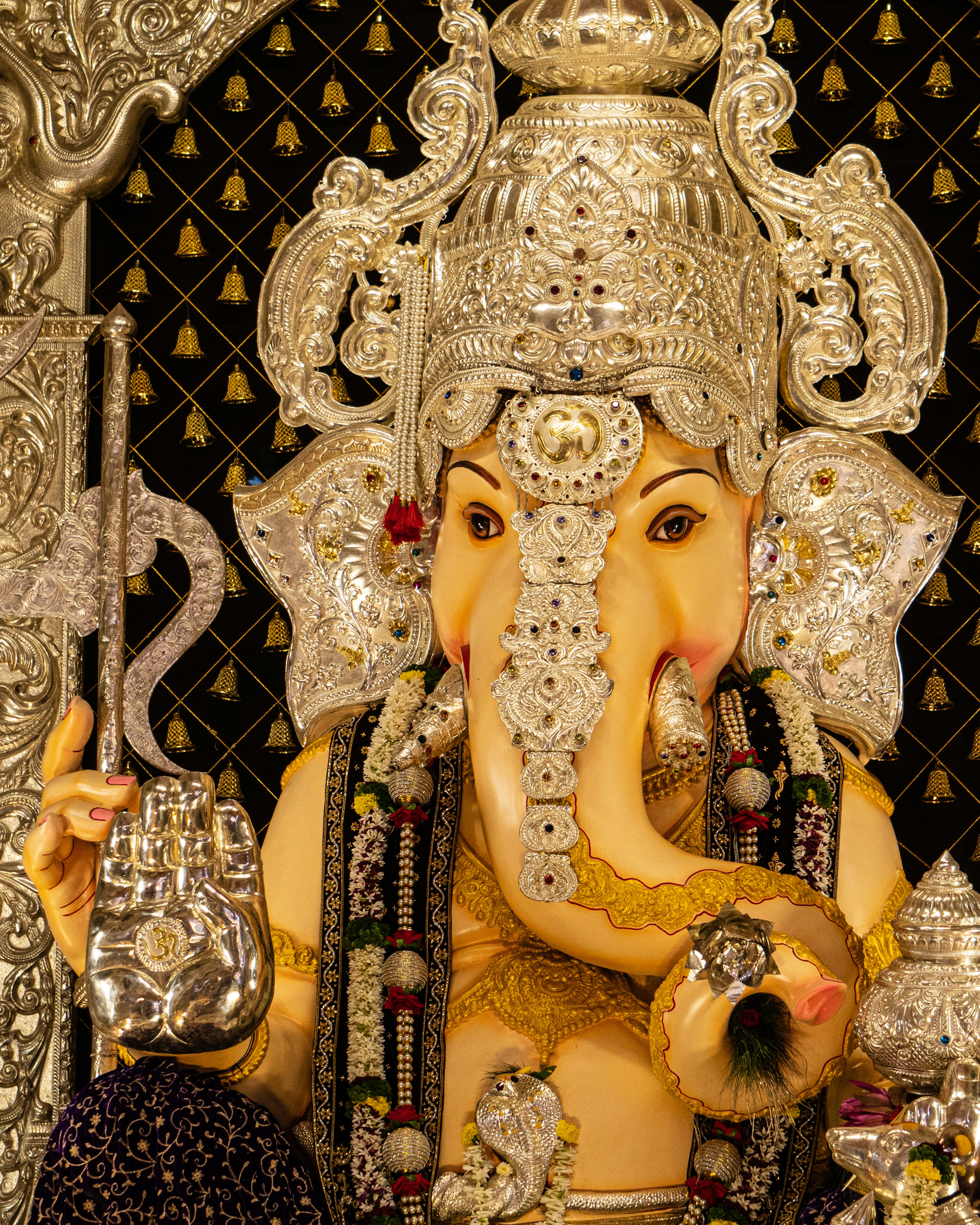 A statue of a person photo – Free Ganesh chaturthi Image on Unsplash