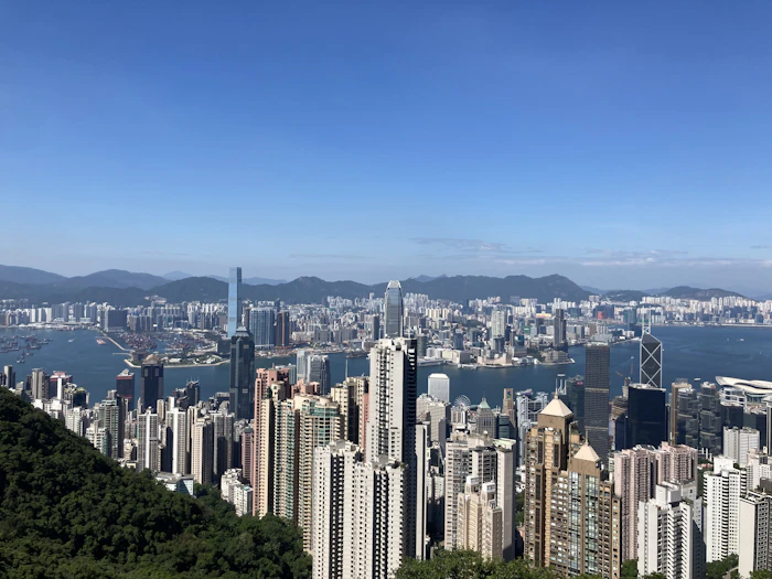 Montañas y skyline de Hong Kong