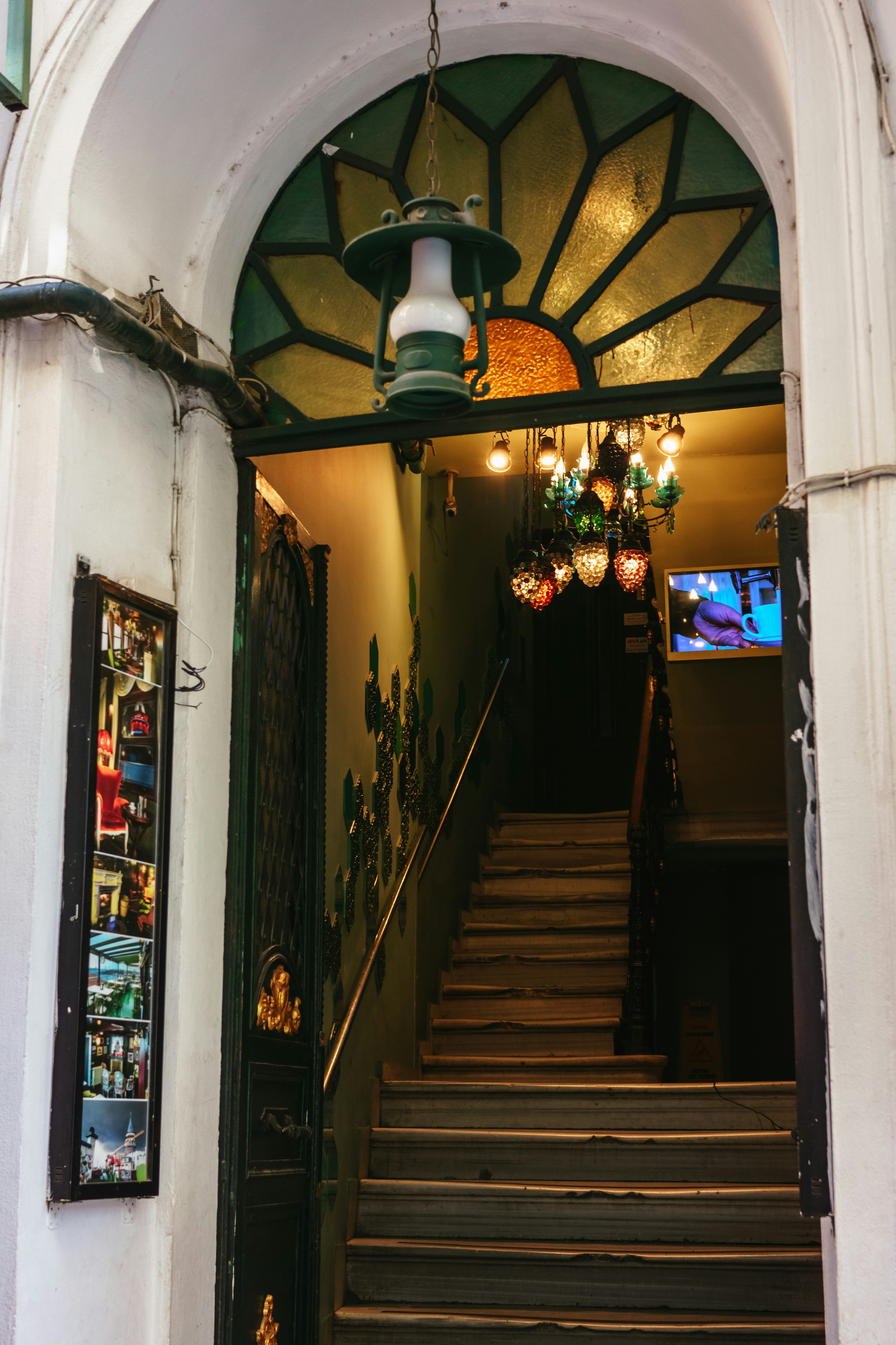 Photo by igorharrier