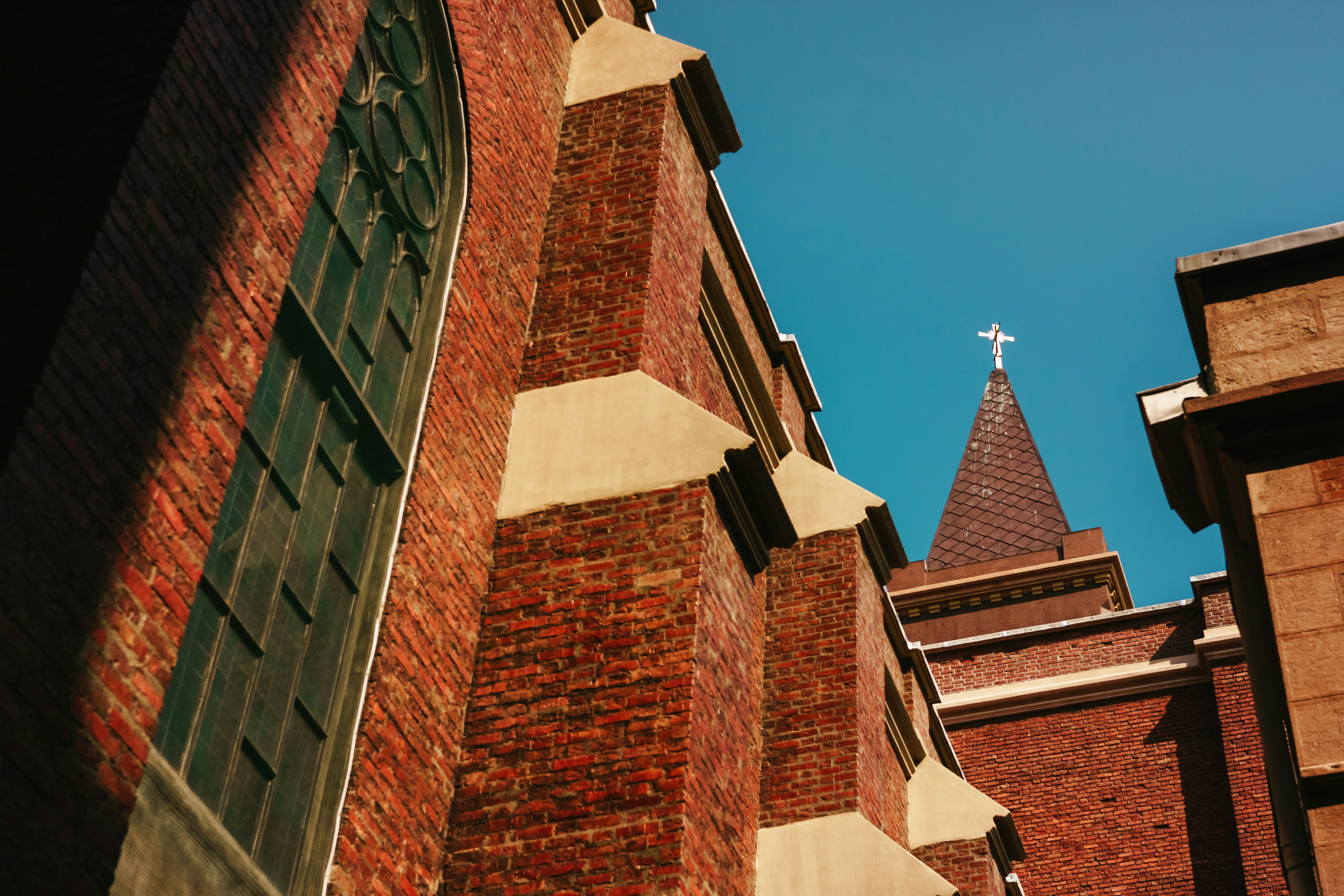 Photo by igorharrier