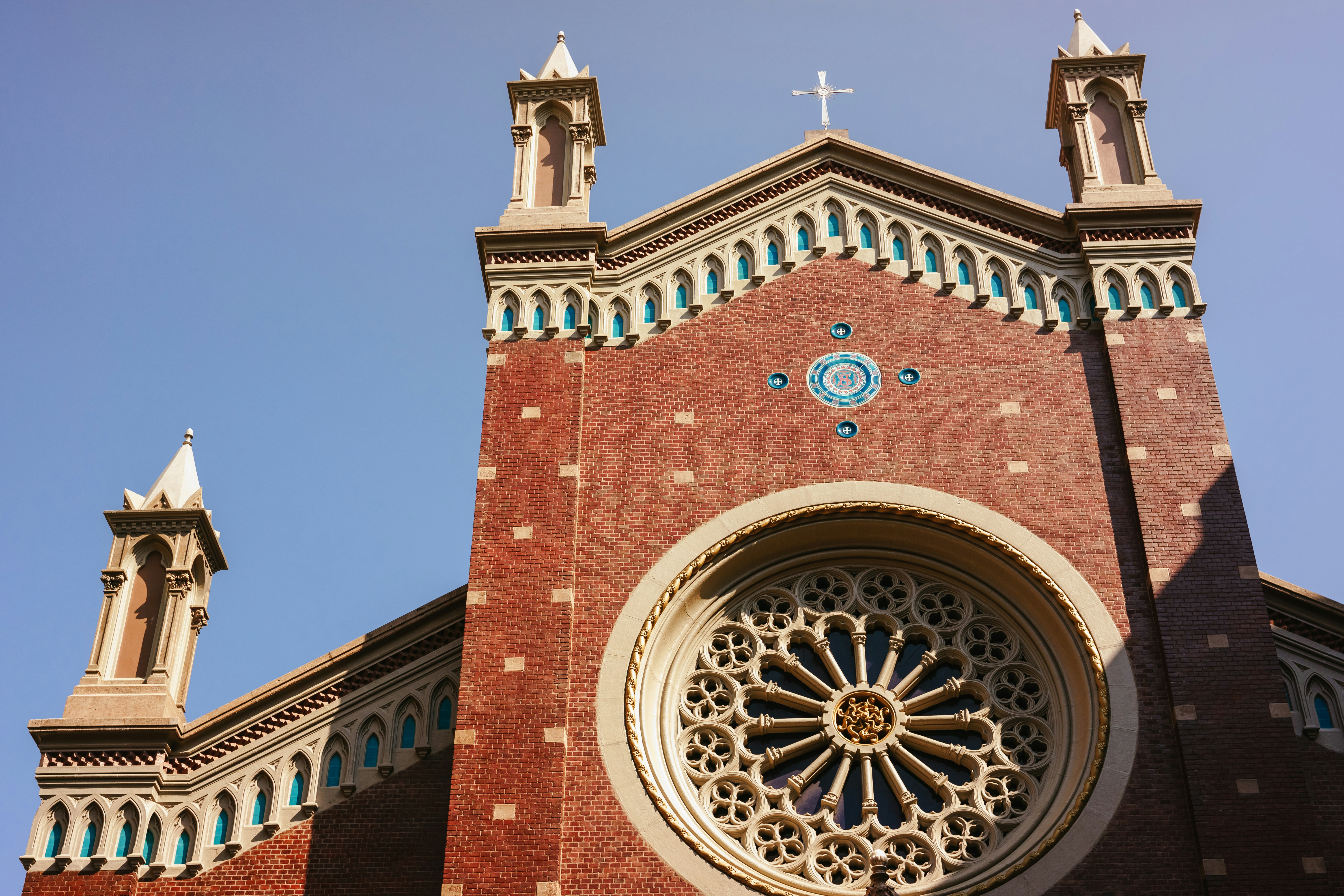 Photo by igorharrier