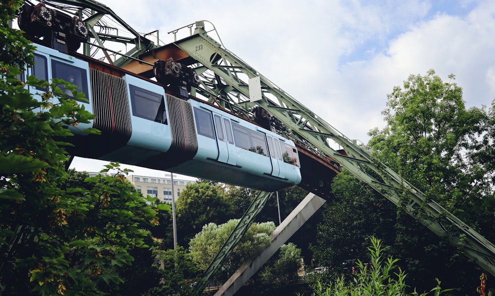 a train going down the tracks