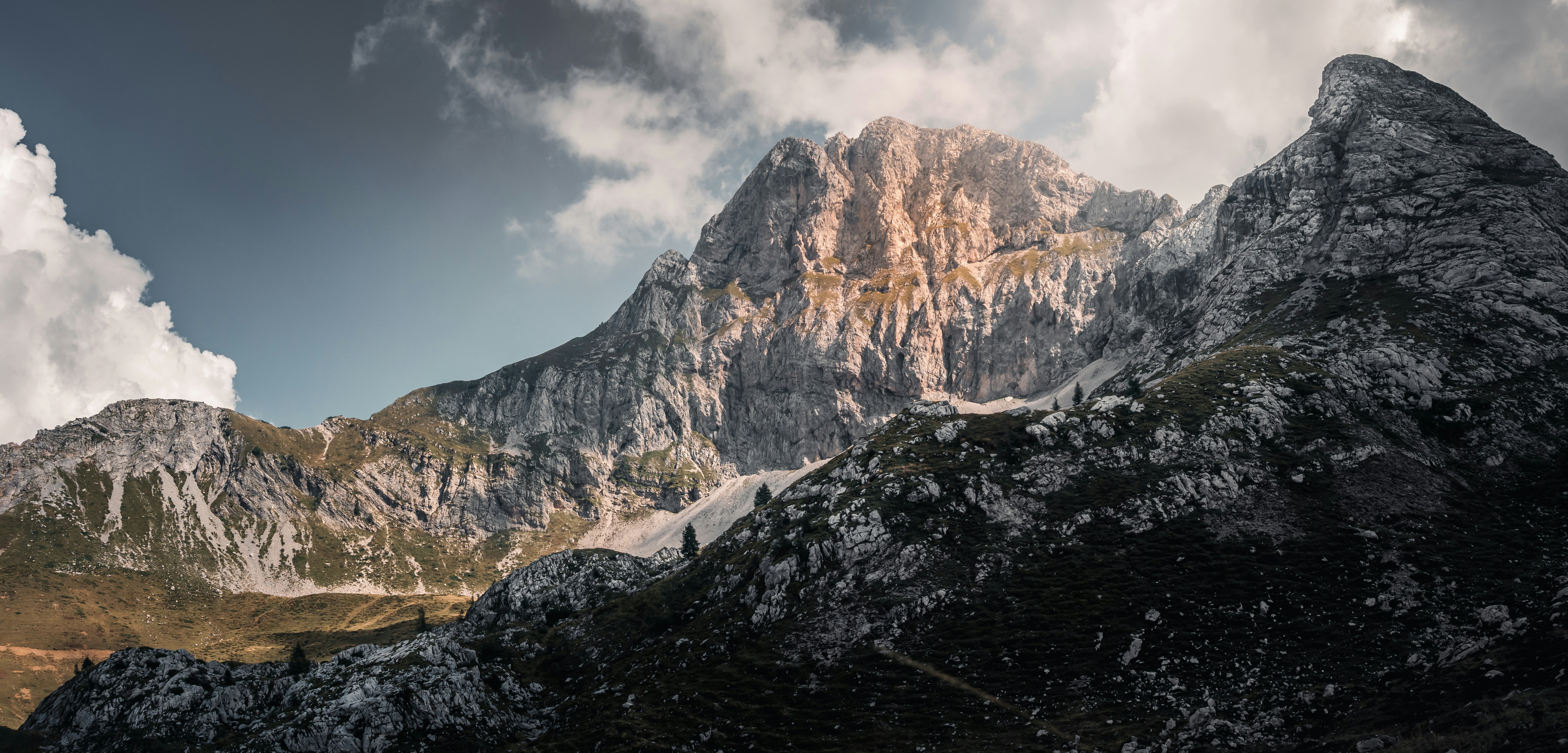 Lombardia Selvaggia: Montagne, Laghi e Foreste dell'Italia Settentrionale