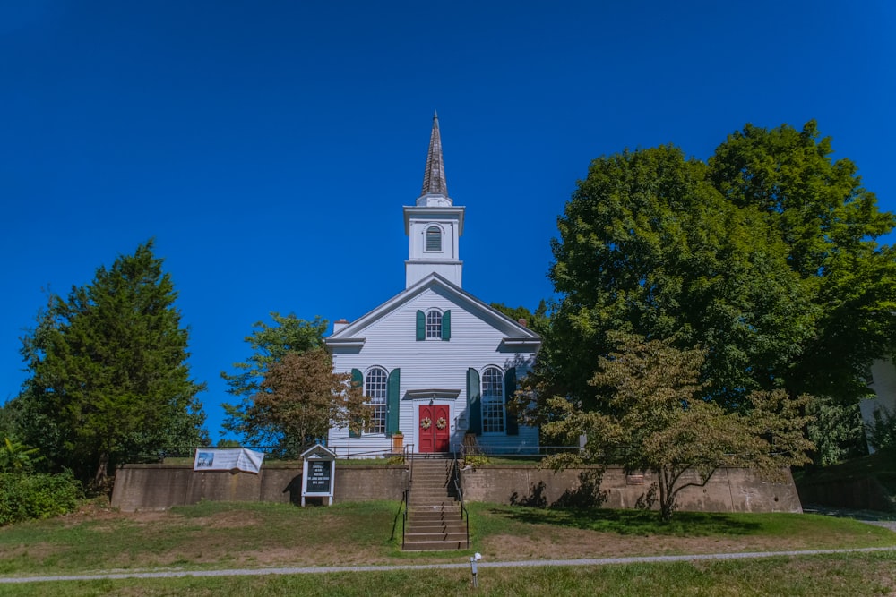 a white church with a steeple