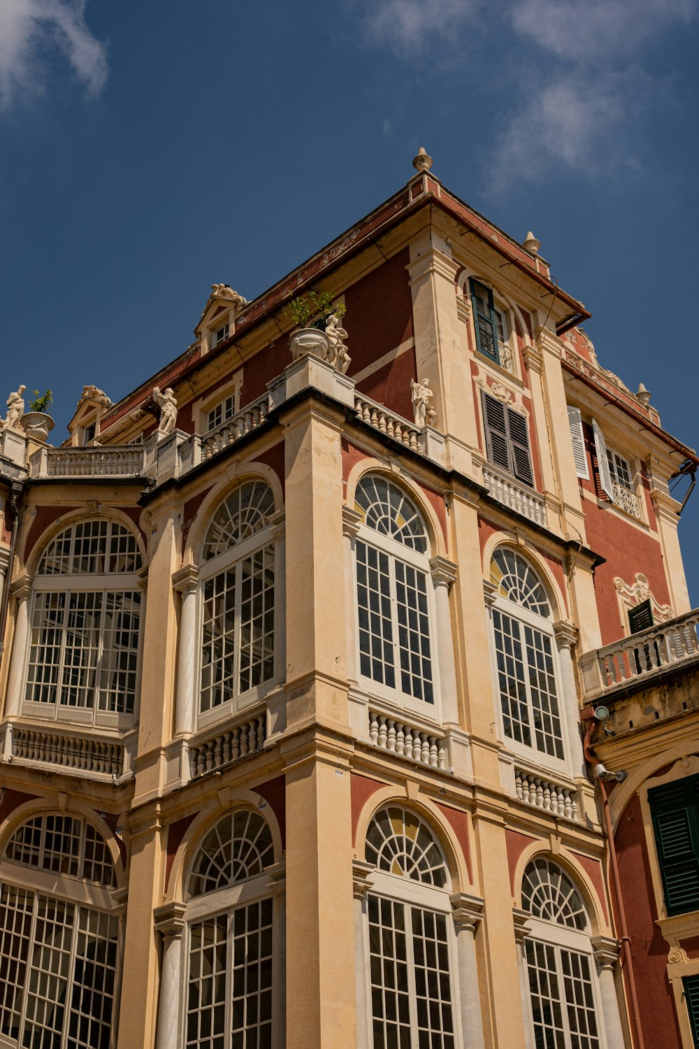 a building with many windows