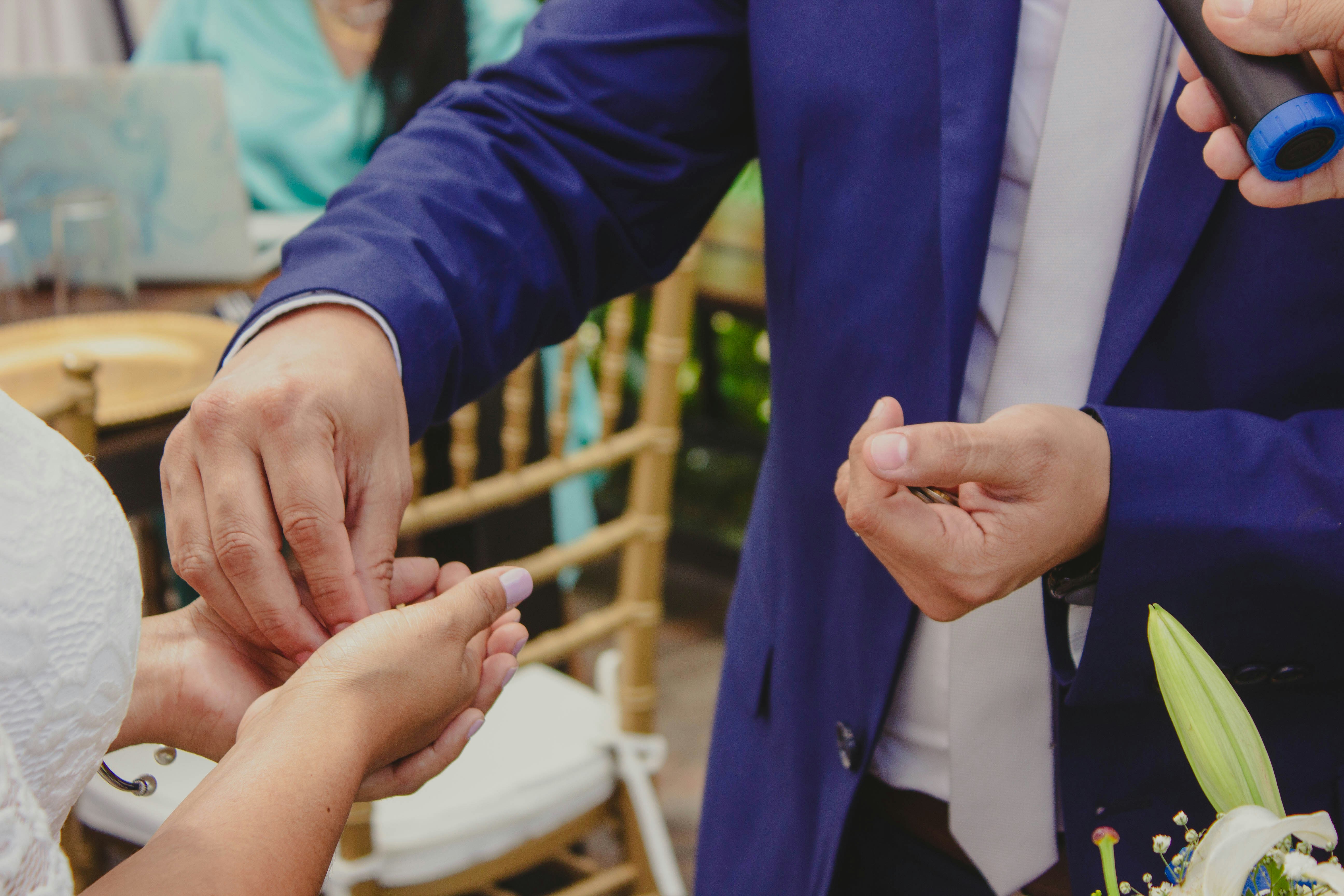 Where is data hosted? EU vs non EU