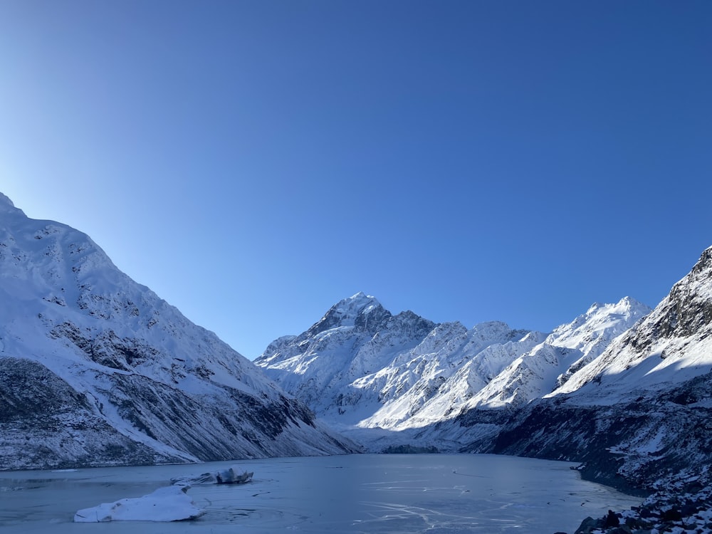 a snowy mountain range