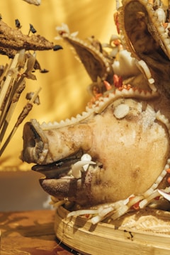 A beautifully decorated traditional lechona ready for a family gathering.