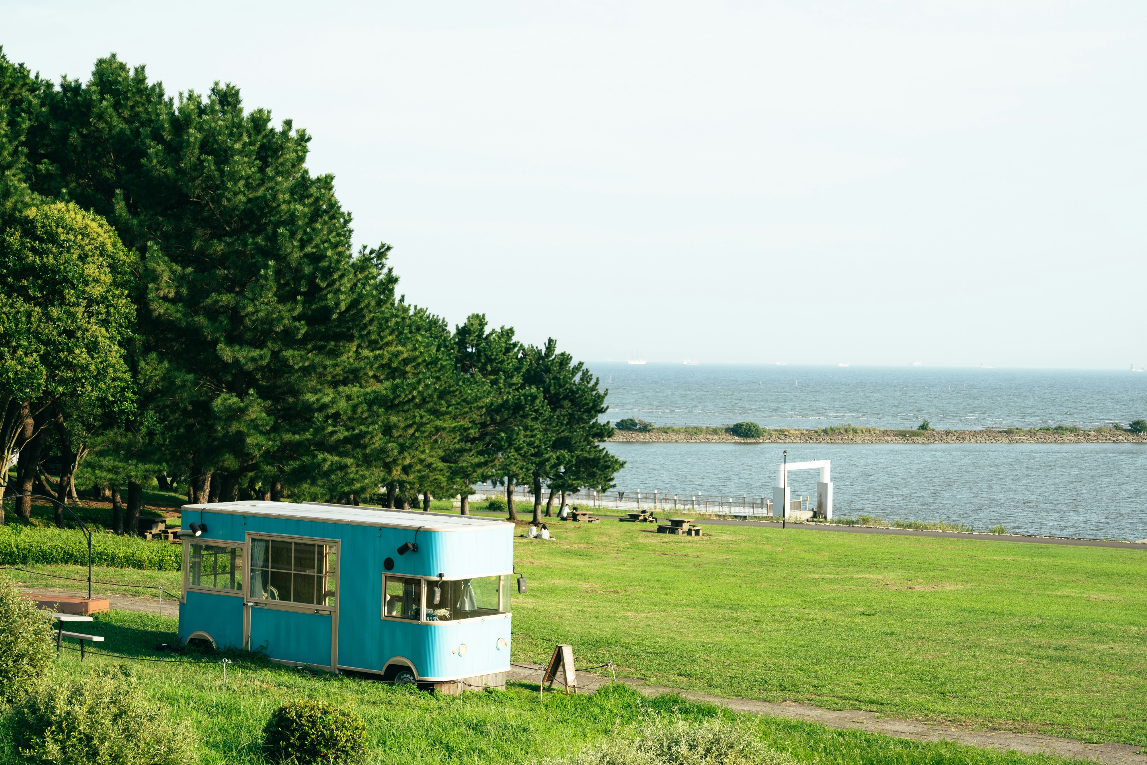 How SNAP Households Win in 2026: Short‑Form Recipes, Capsule Pop‑Ups, and Micro‑Resale Strategies