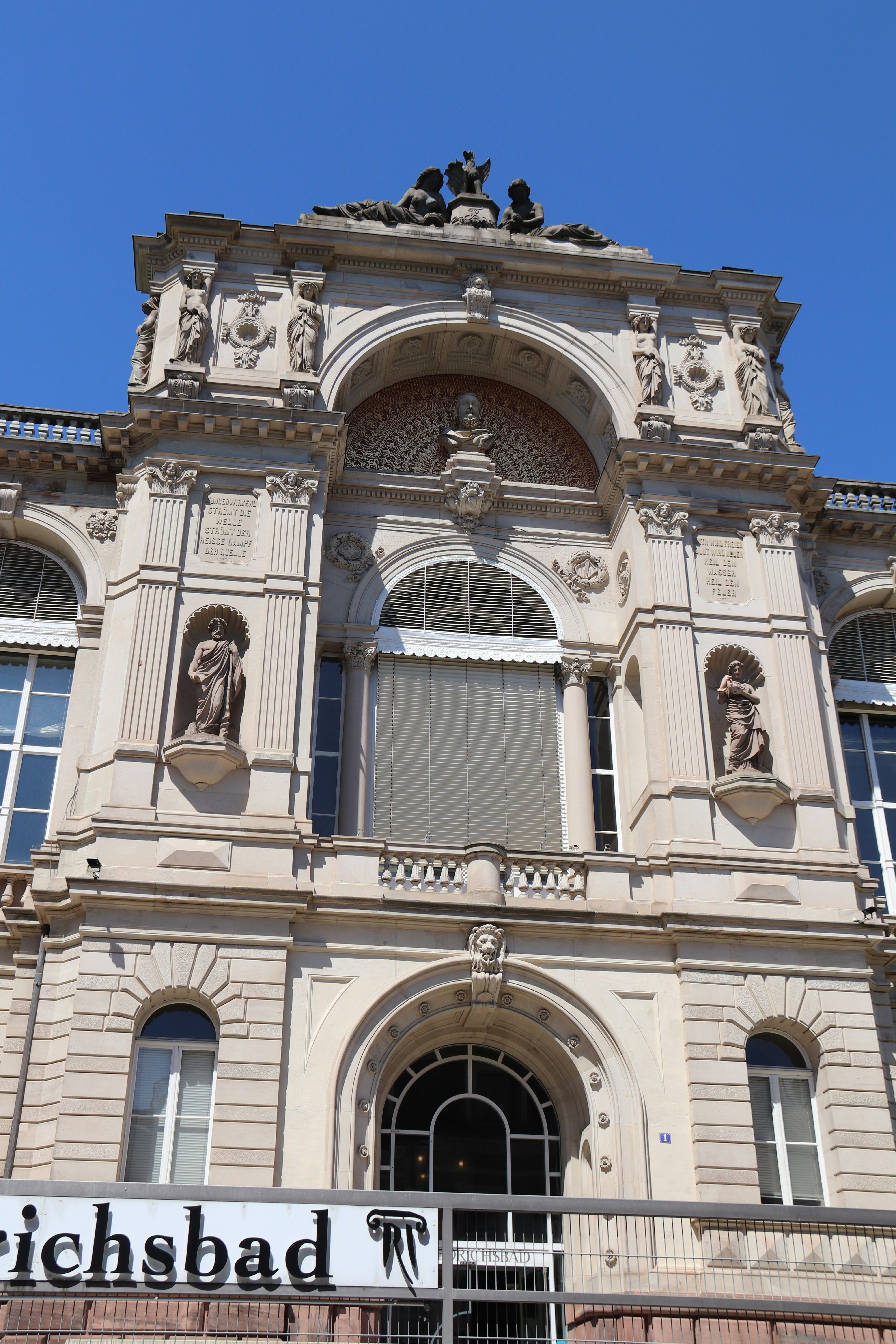 Photo by shalevcohen