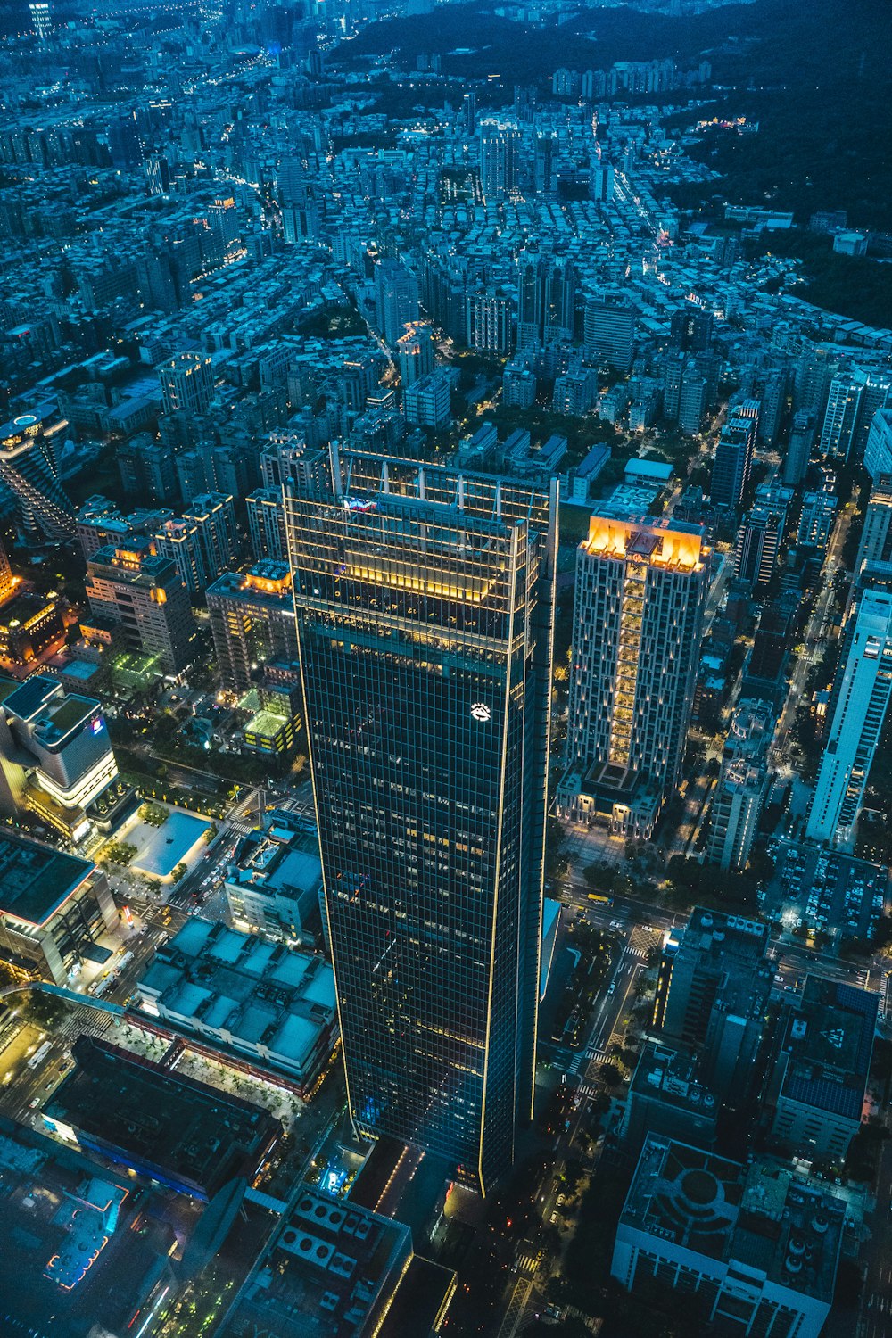 Une ville la nuit