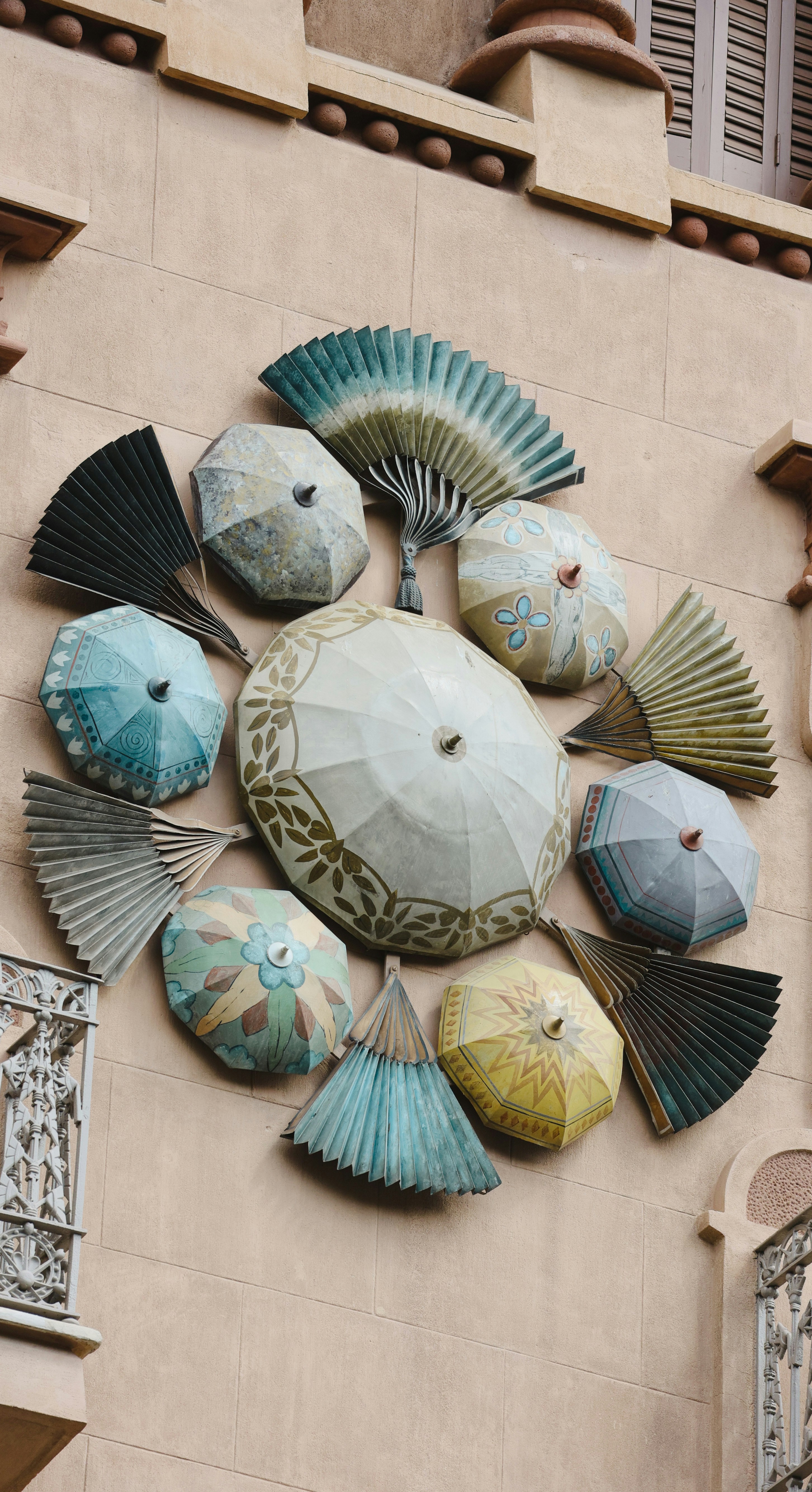 A group of fan shaped objects photo – Free Barcelona Image on Unsplash
