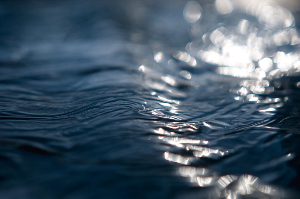 Gotas de agua en una superficie