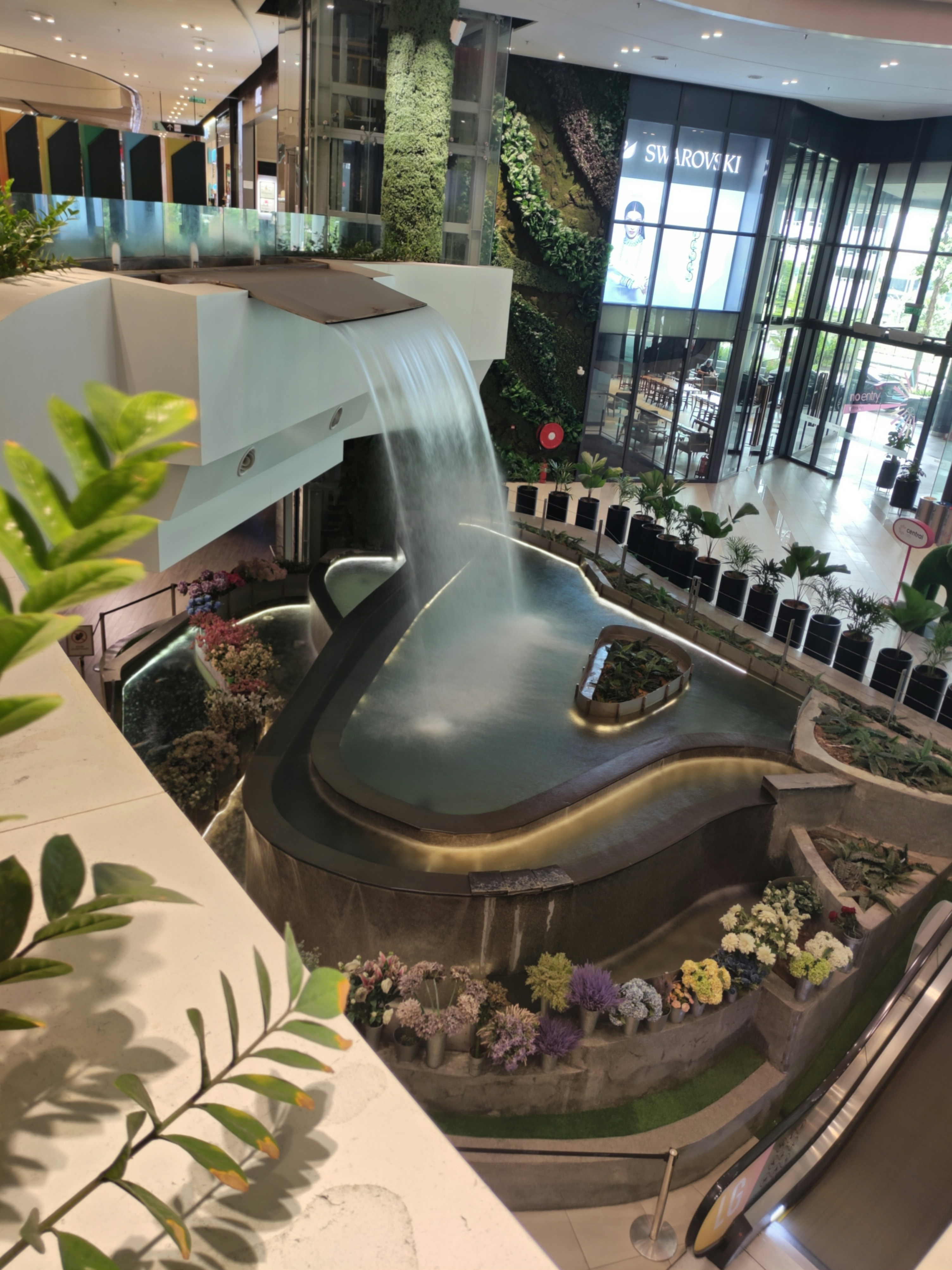 Serene Cascade Fountain