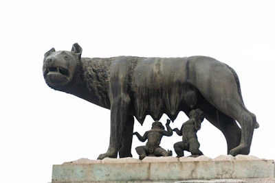 Ark Invest Buys Coinbase, Robinhood Amidst Market Slide from Geopolitical Tensions