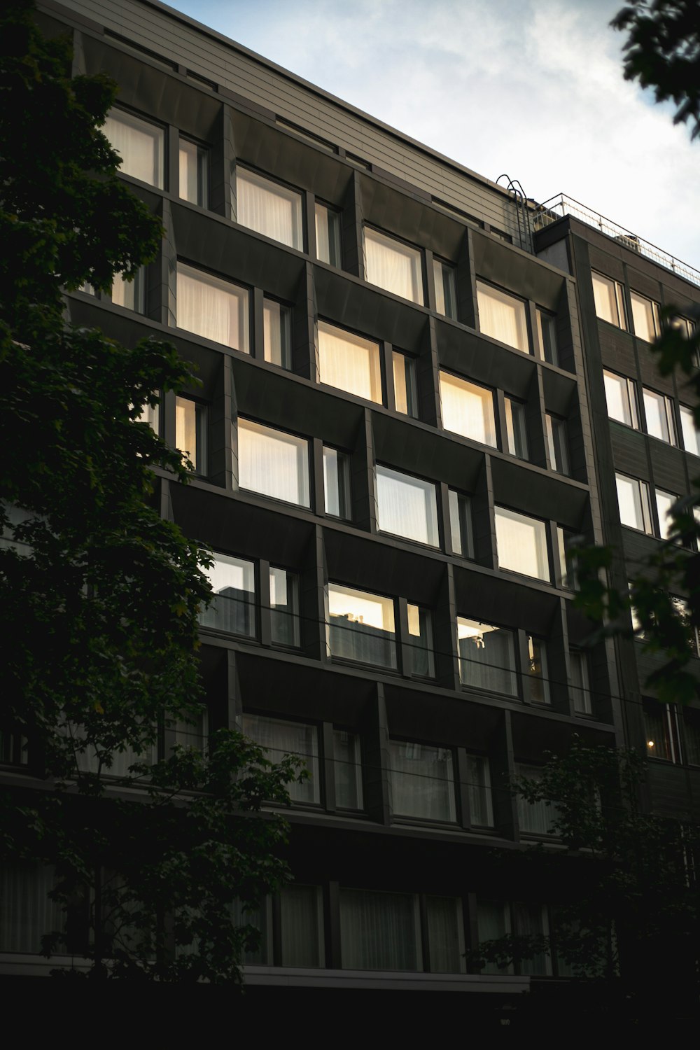 a building with many windows