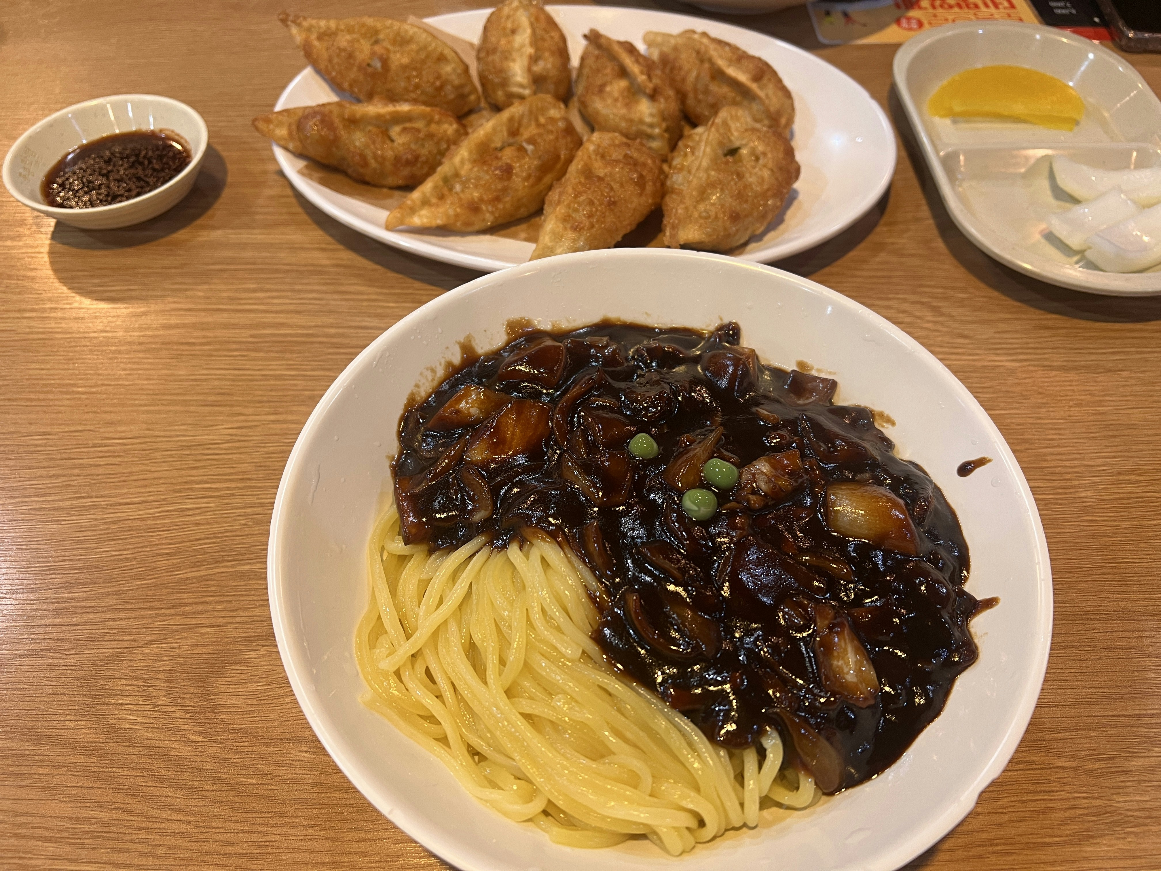 How to Enjoy Jajangmyeon: Pairing and Serving Ideas