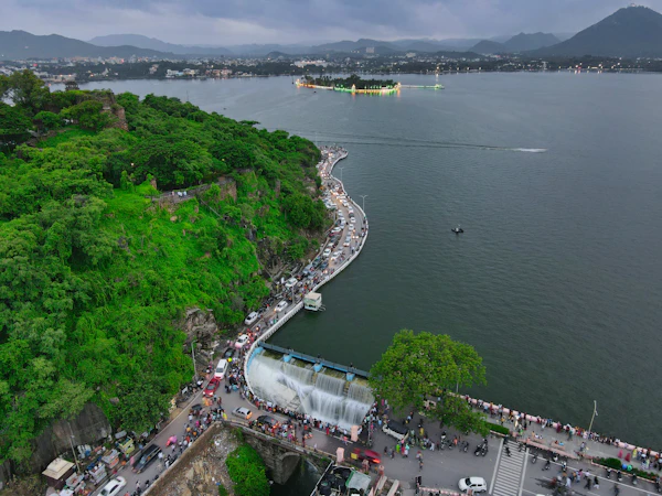 Fateh Sagar Lake with a building on its shore