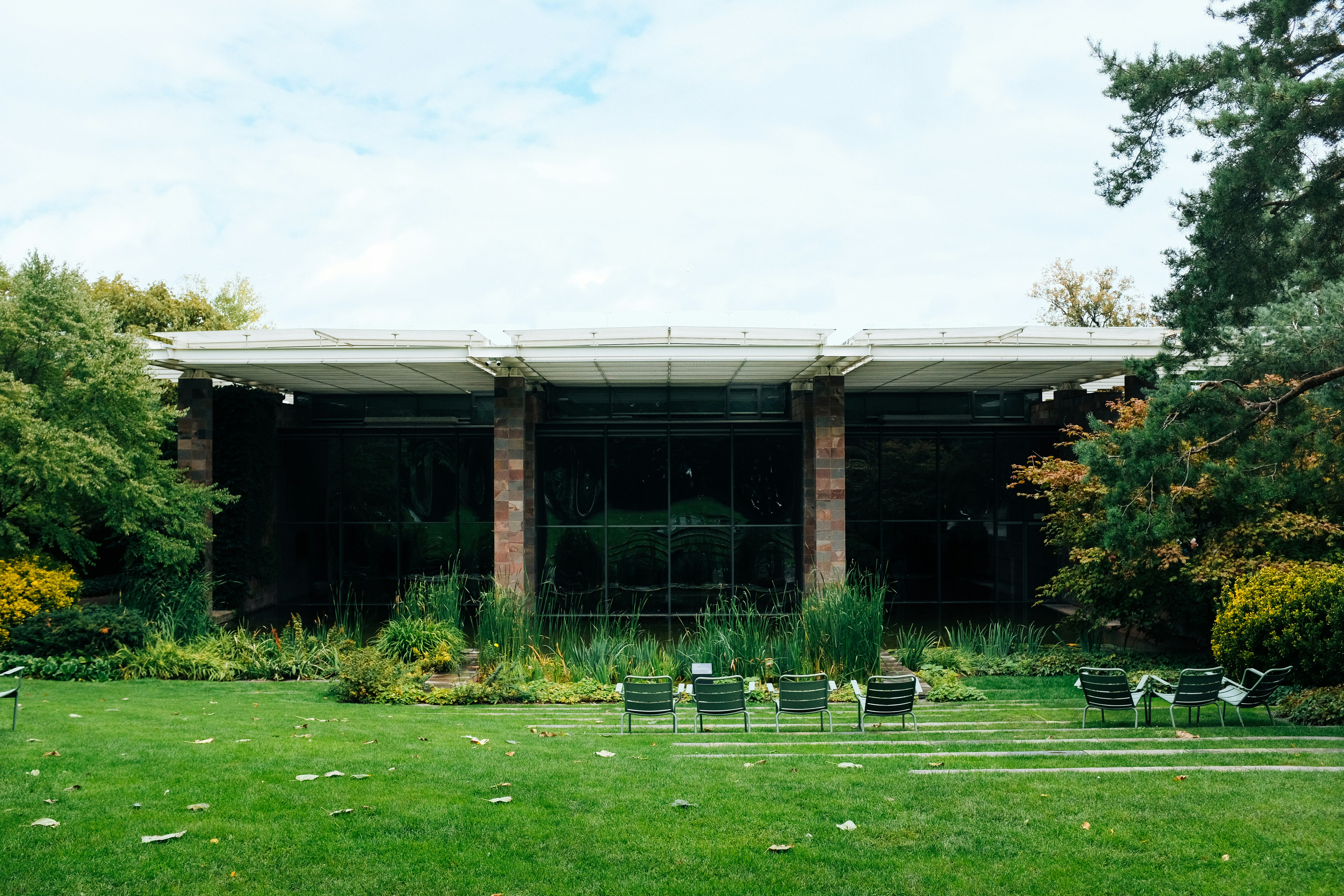 Photo by adrienolichon