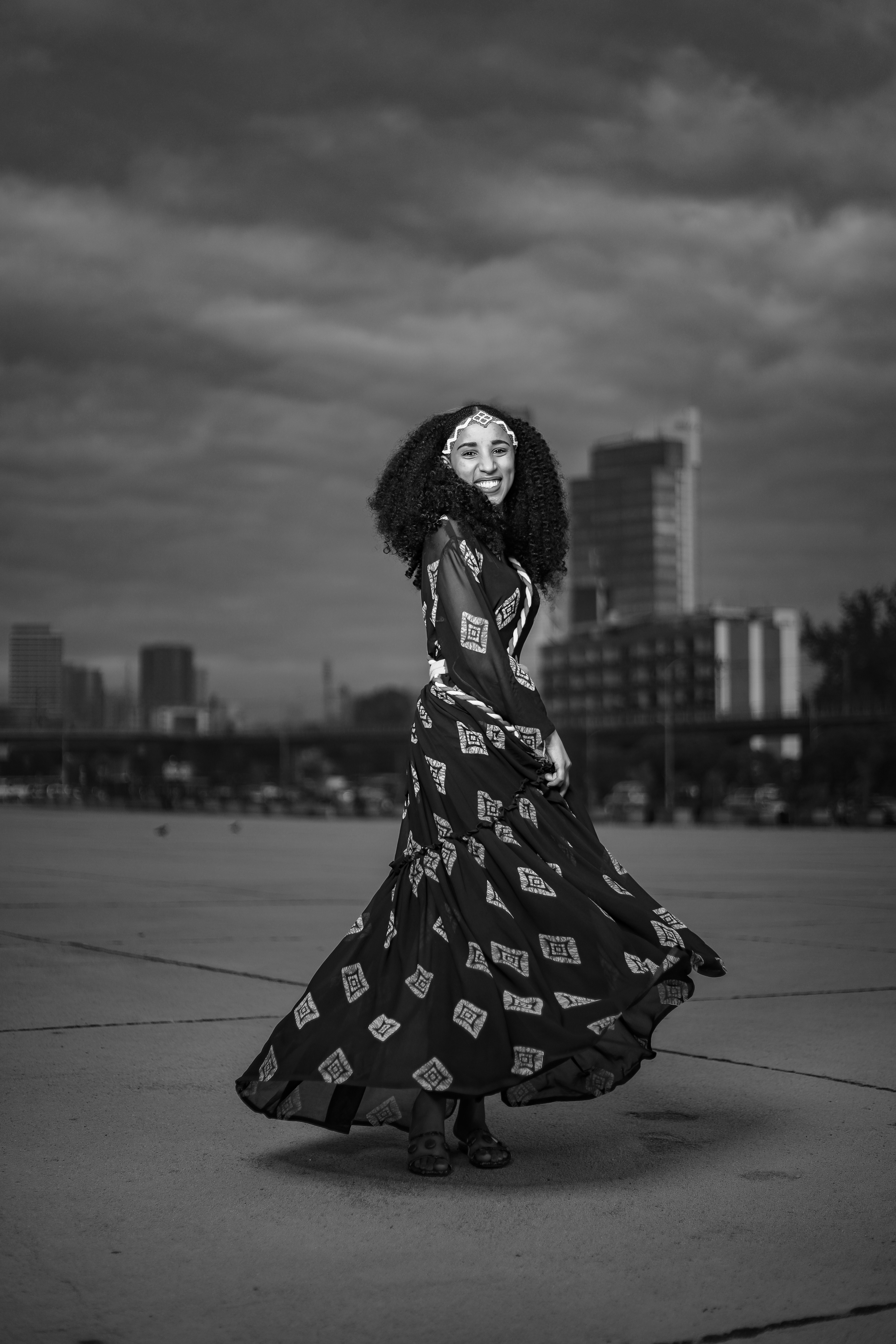 gray computer monitor