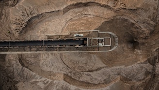 a train going through a canyon
